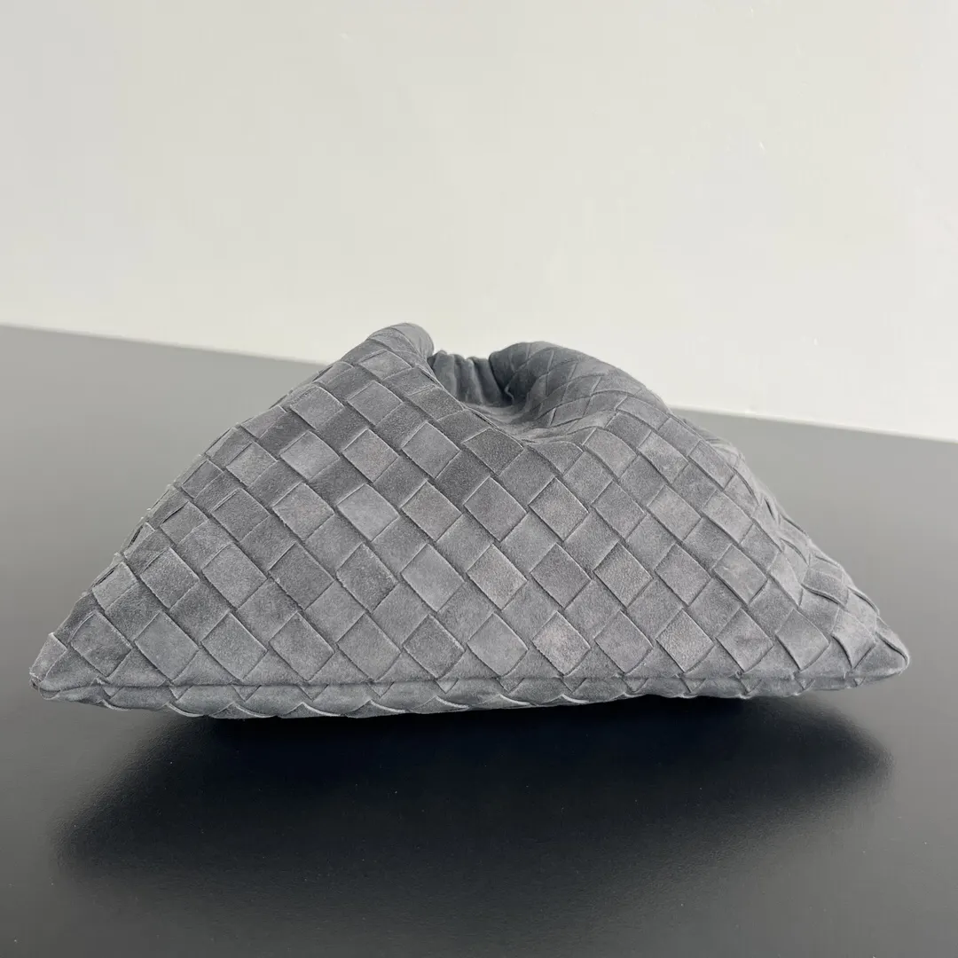 Bottega Veneta 麂皮 腋下包 复古腋下背款