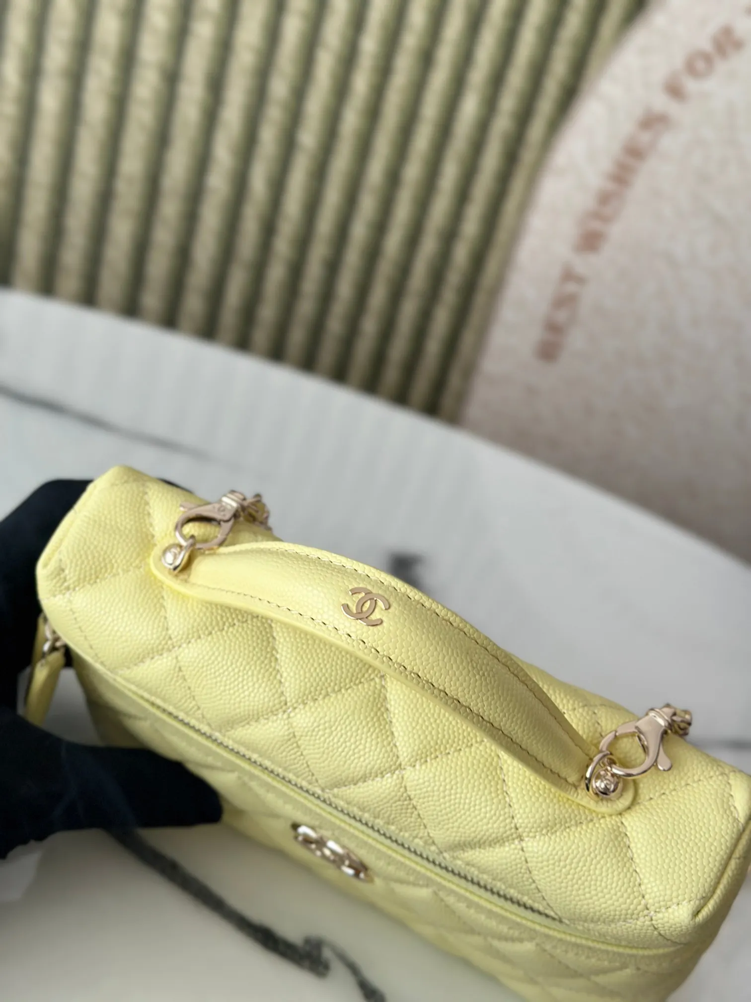 Yellow Gold Chain Bag Leather