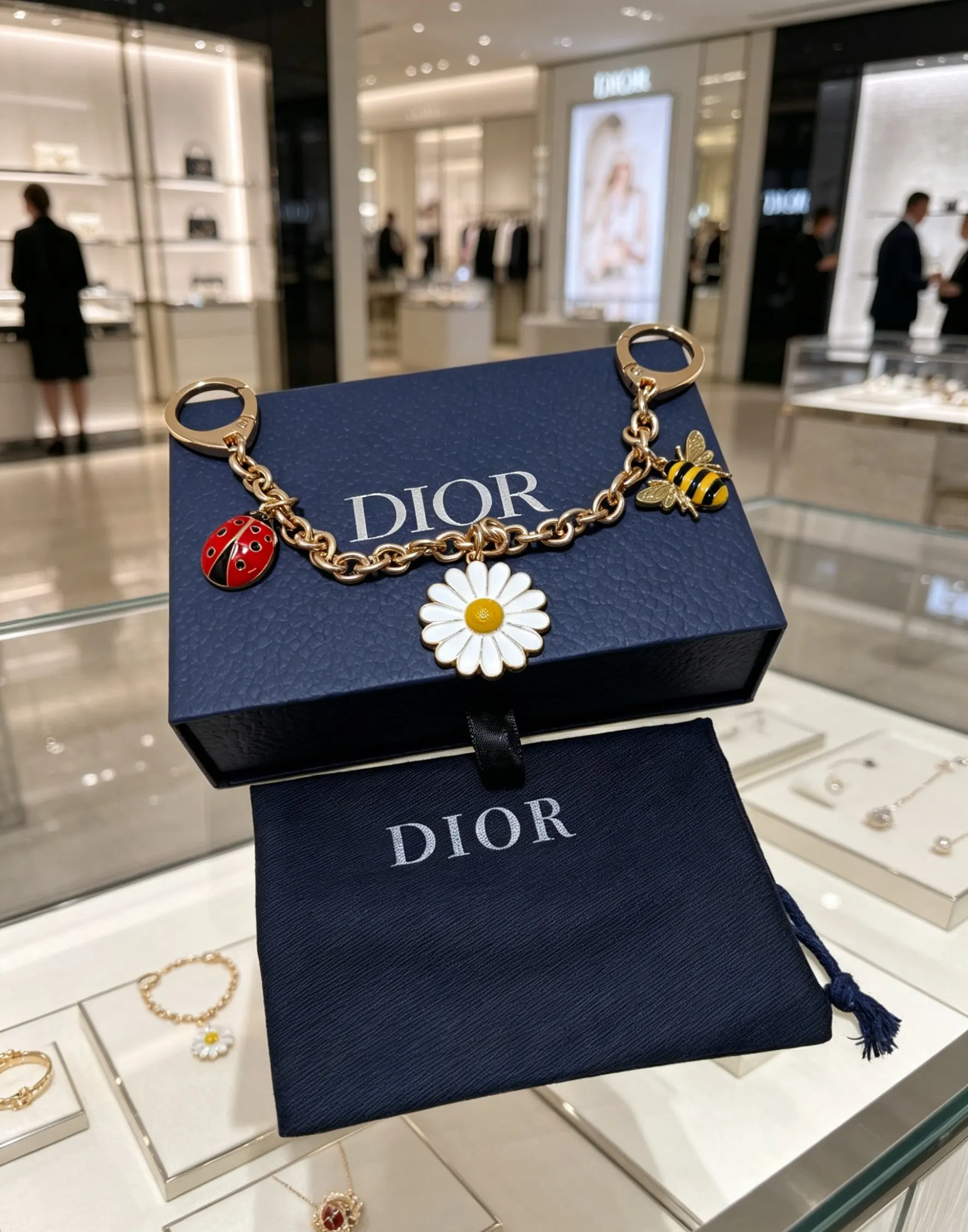 Dior Lady Dior 红色宝石吊饰 金链配饰款