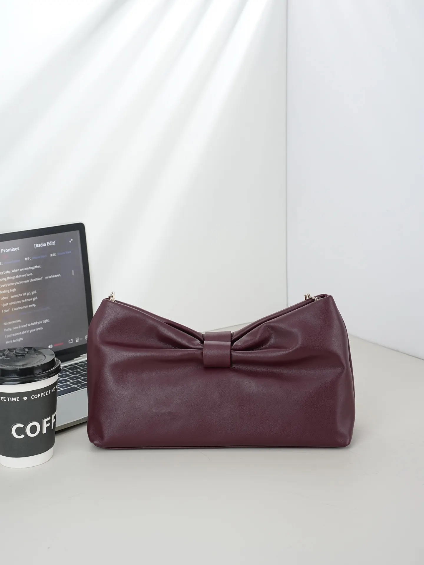 Dior 金色 羊皮 中号款式 可肩背或手拿 鏈條包 精致鏈條款