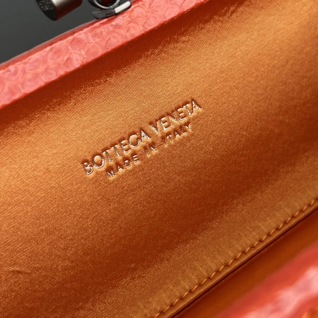 Bottega Veneta 化妝包 便携收納款