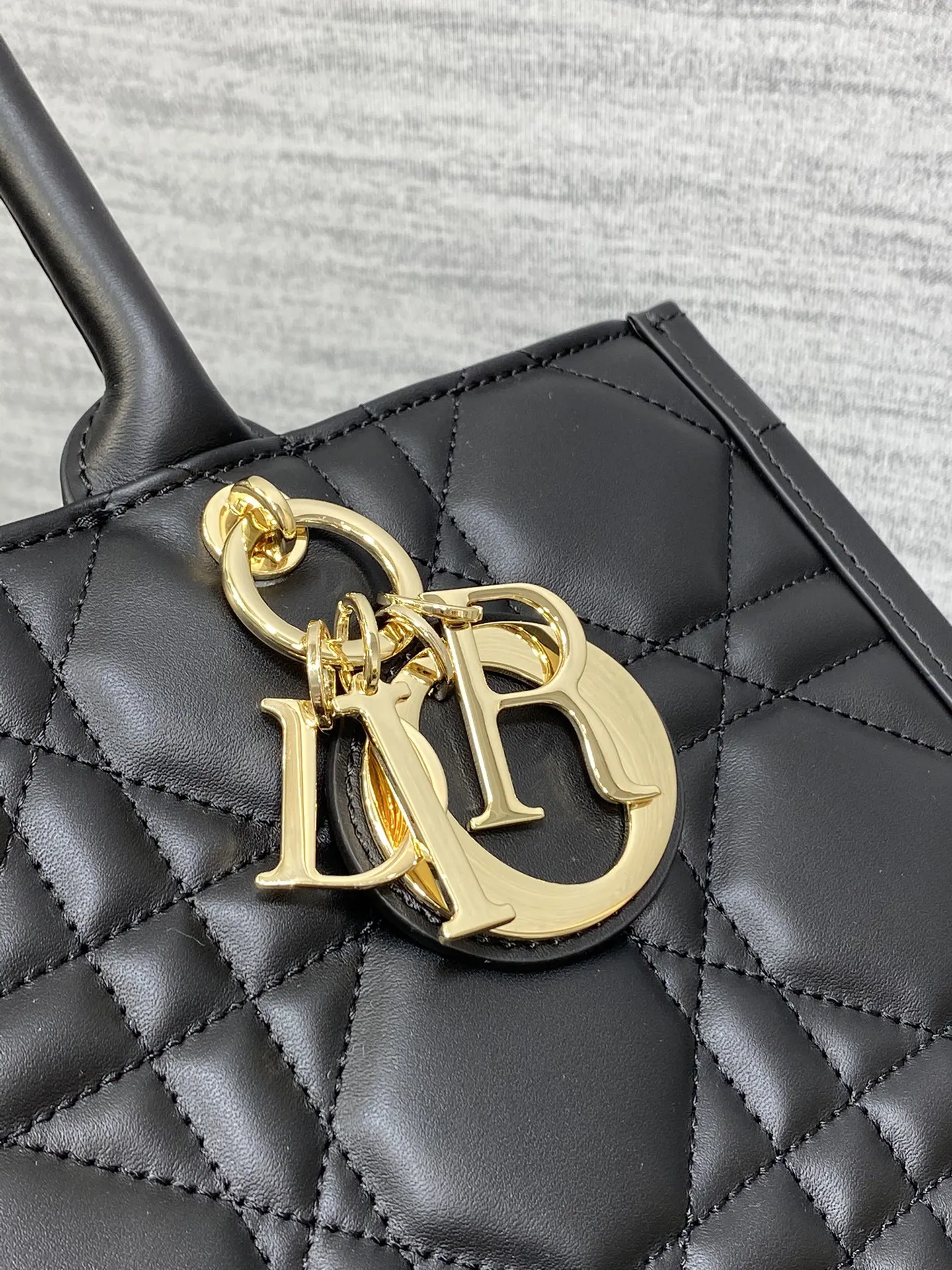 Dior 小牛皮托特包 大容量通勤