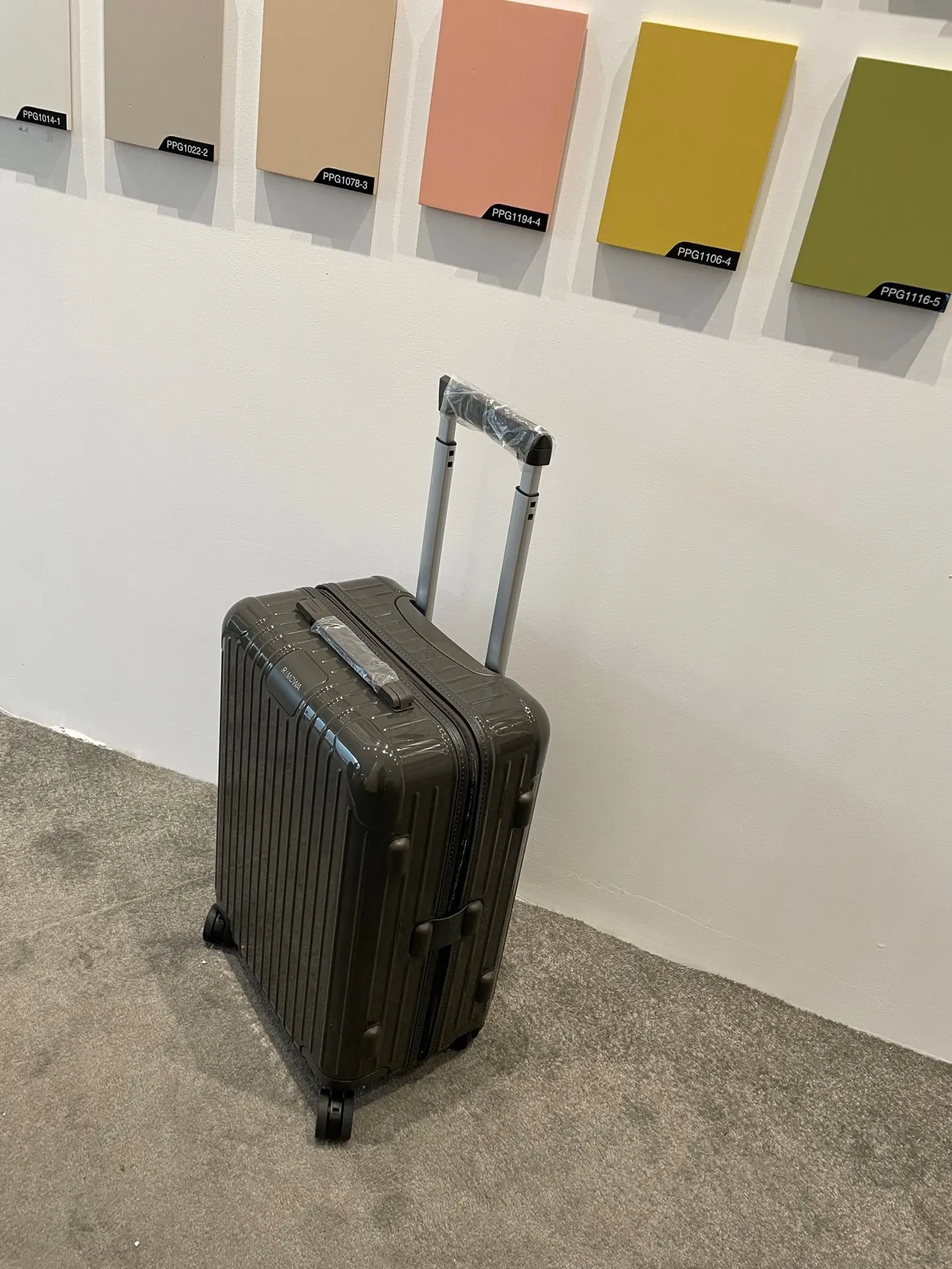 黑色 白色 日默瓦拉杆箱 旅行箱 新版升级 RIMO 行李箱 旅行拉杆款 轻便出行款