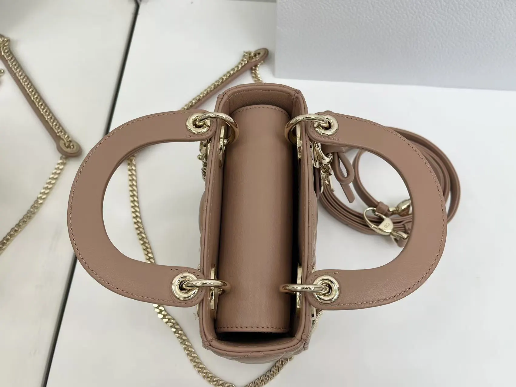 Dior Lady Dior 斜挎包