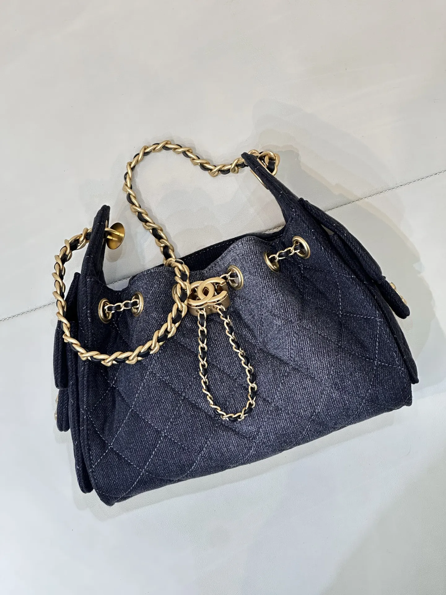 CHANEL 棕色牛皮Hobo腋下包 褶皱款