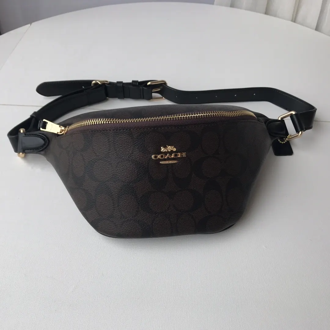 Coach 女士 經典Logo腰包 胸包 休閒腰包款
