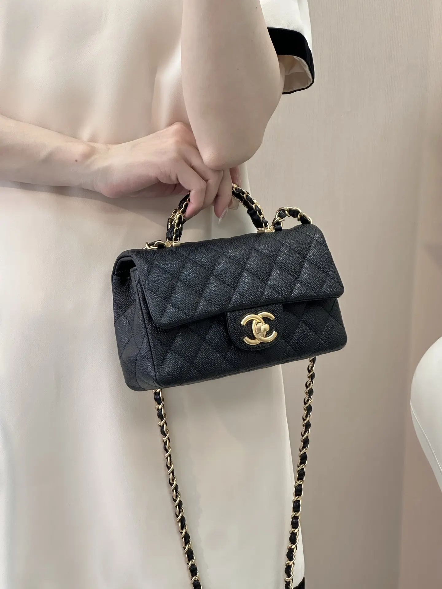 CHANEL 牛皮 华丽霸气又摩登 鏈條包 精致鏈條款