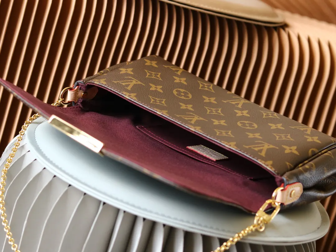 Monogram Chain Bag Canvas Image 9 Monogram Chain Bag Canvas Image 9
