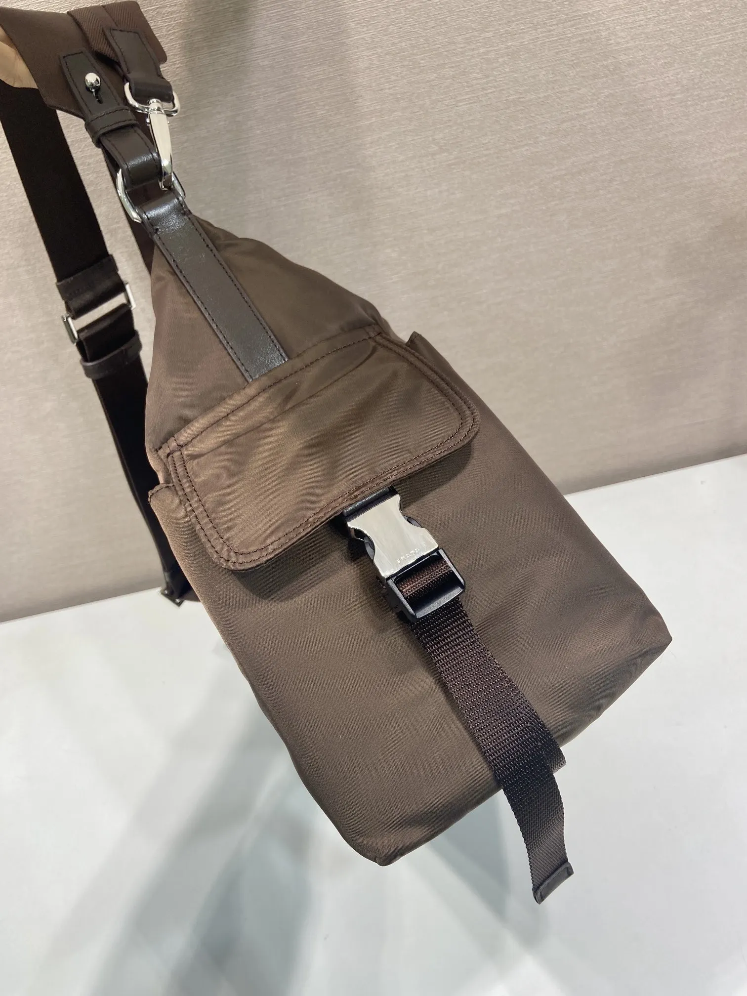 Prada Re-Nylon 皮革 腋下包