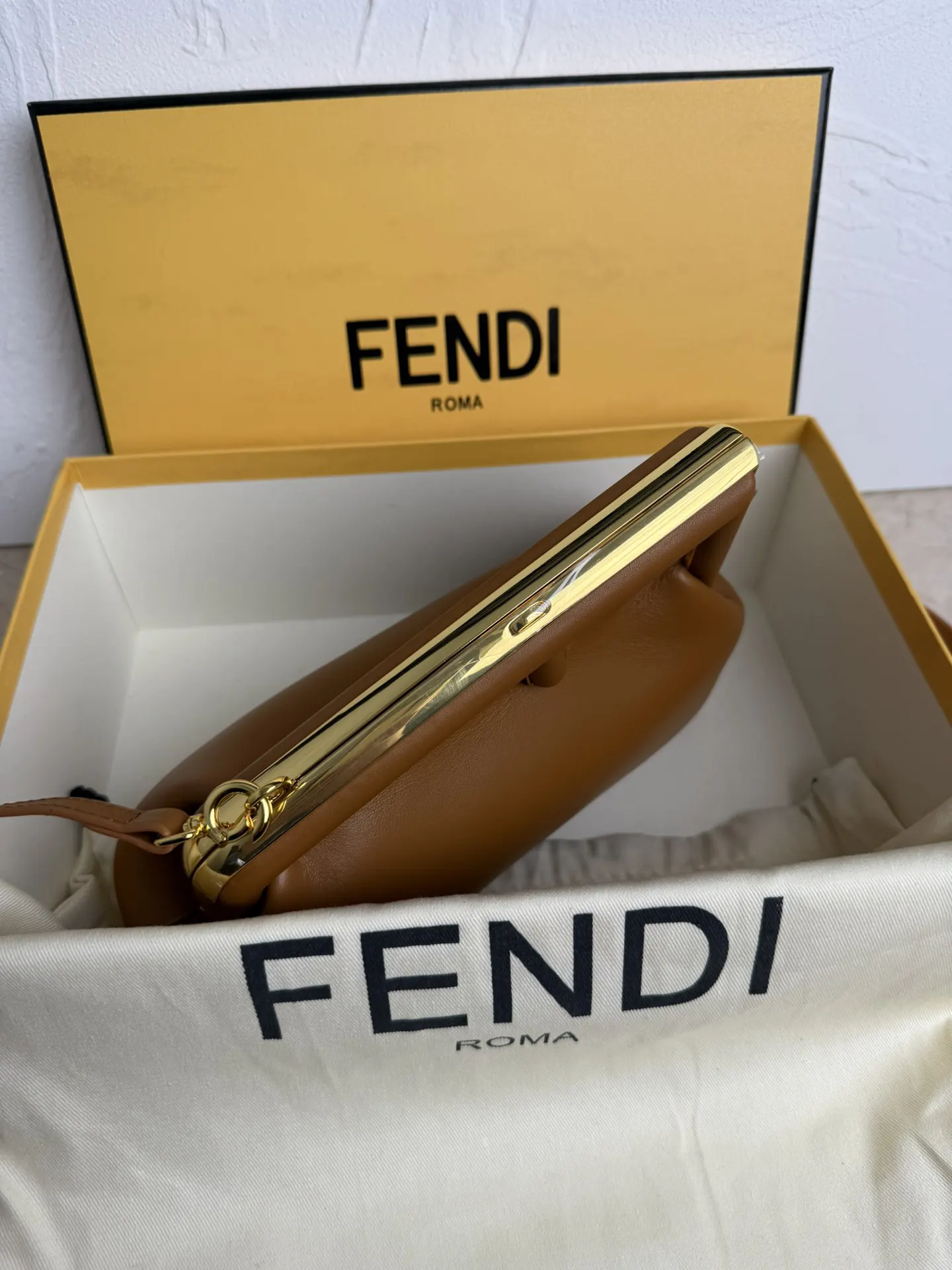 Fendi 粉色 金色 羊皮 手拿包 精致手拿款