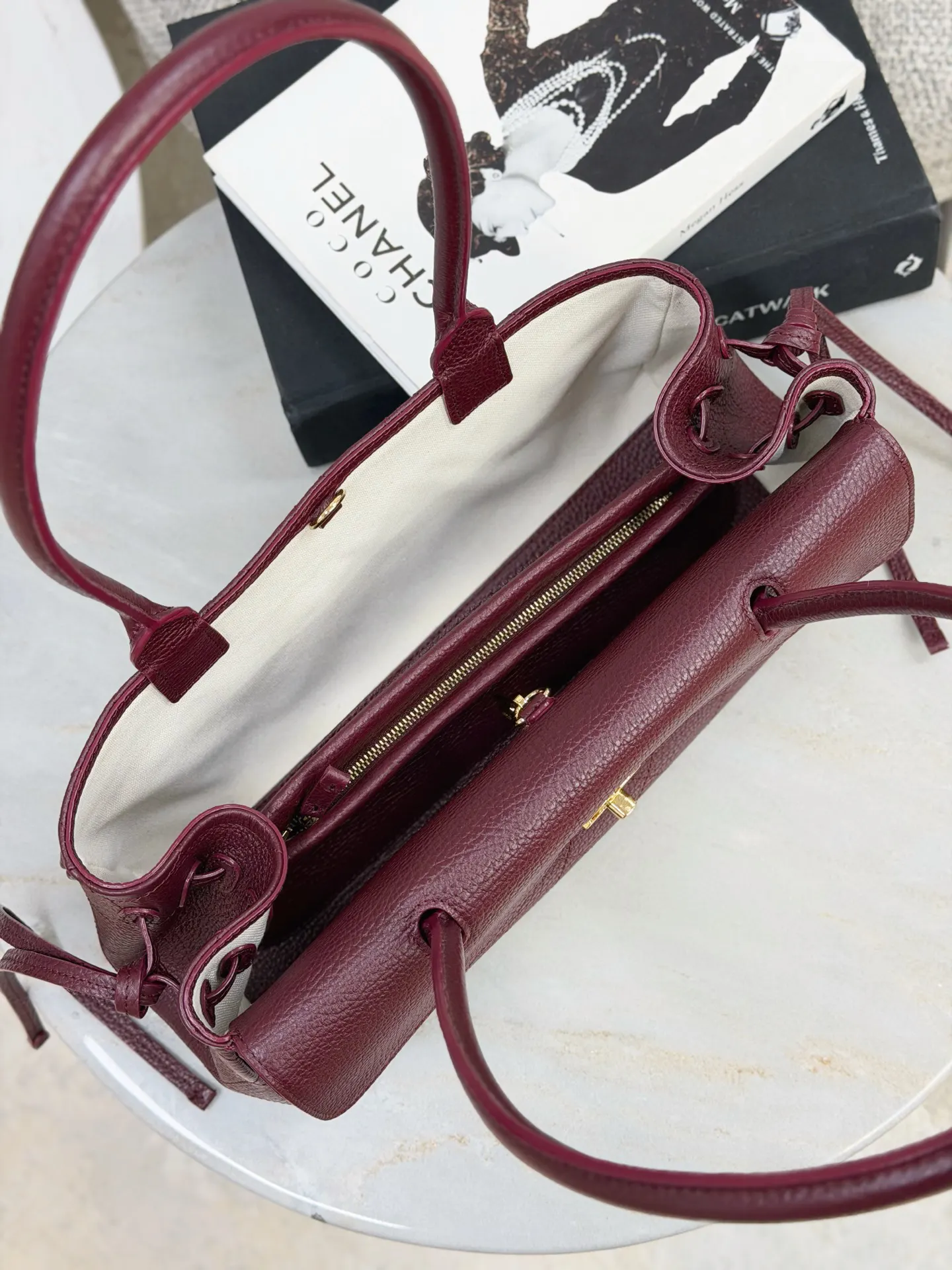 Chanel Cowhide Tote Shopping Bag Hand Held Shoulder Image 8 Chanel Cowhide Tote Shopping Bag Hand Held Shoulder Image 8