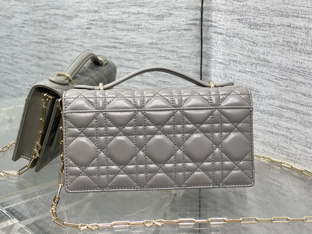 Dior 灰色 皮革 手拿包