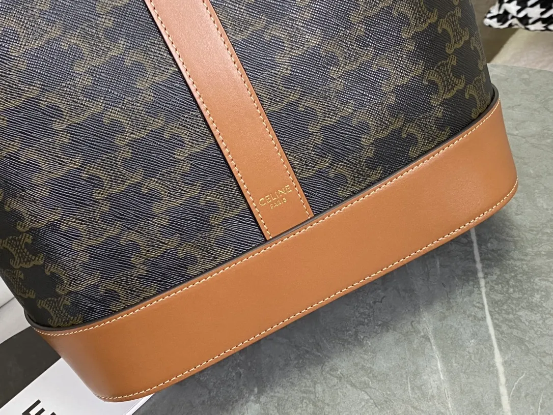 中号 水桶包〰 低调 休閒水桶款