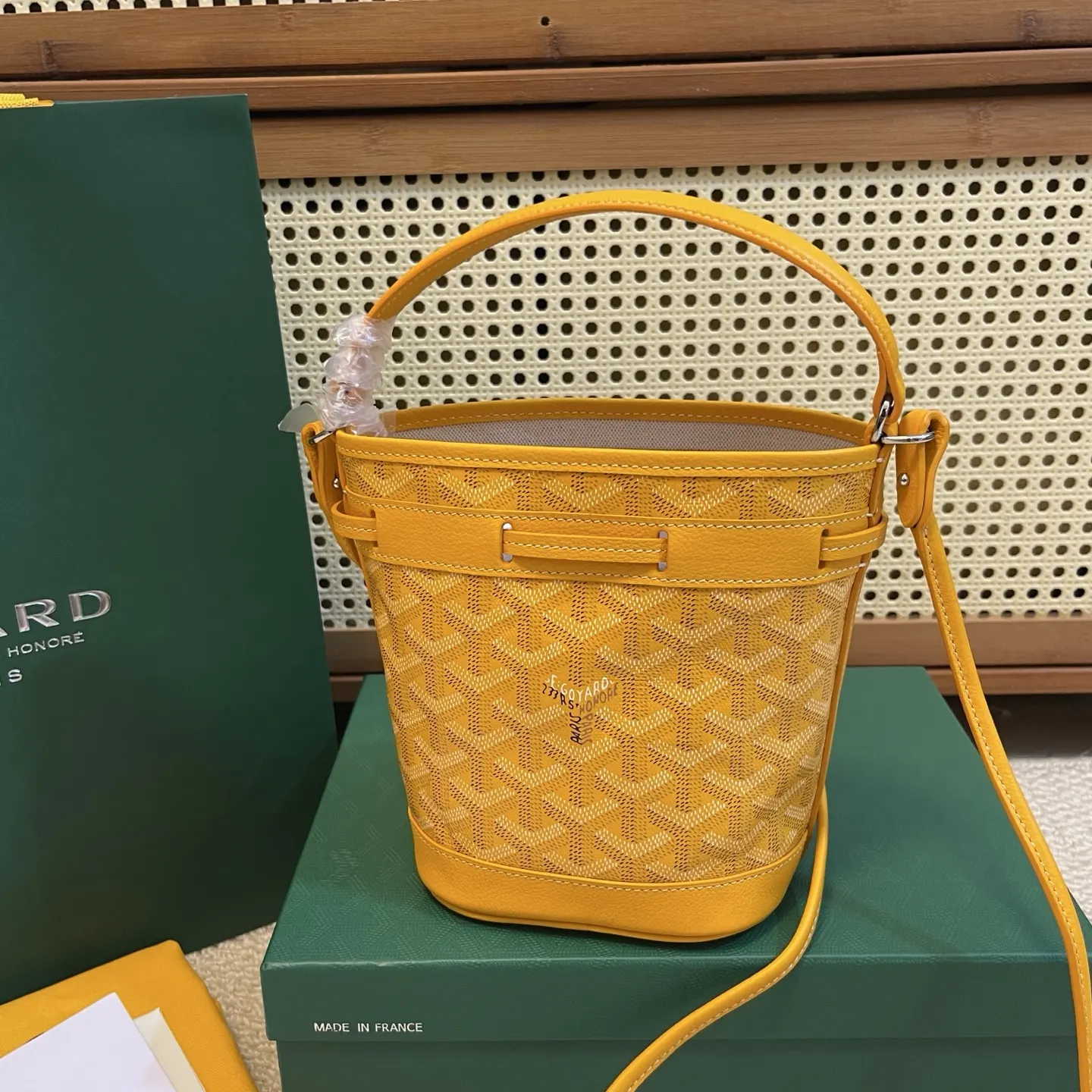 Goyard 皮革 轻盈小巧去始终保持标志性水桶百搭造型 水桶包 休閒水桶款
