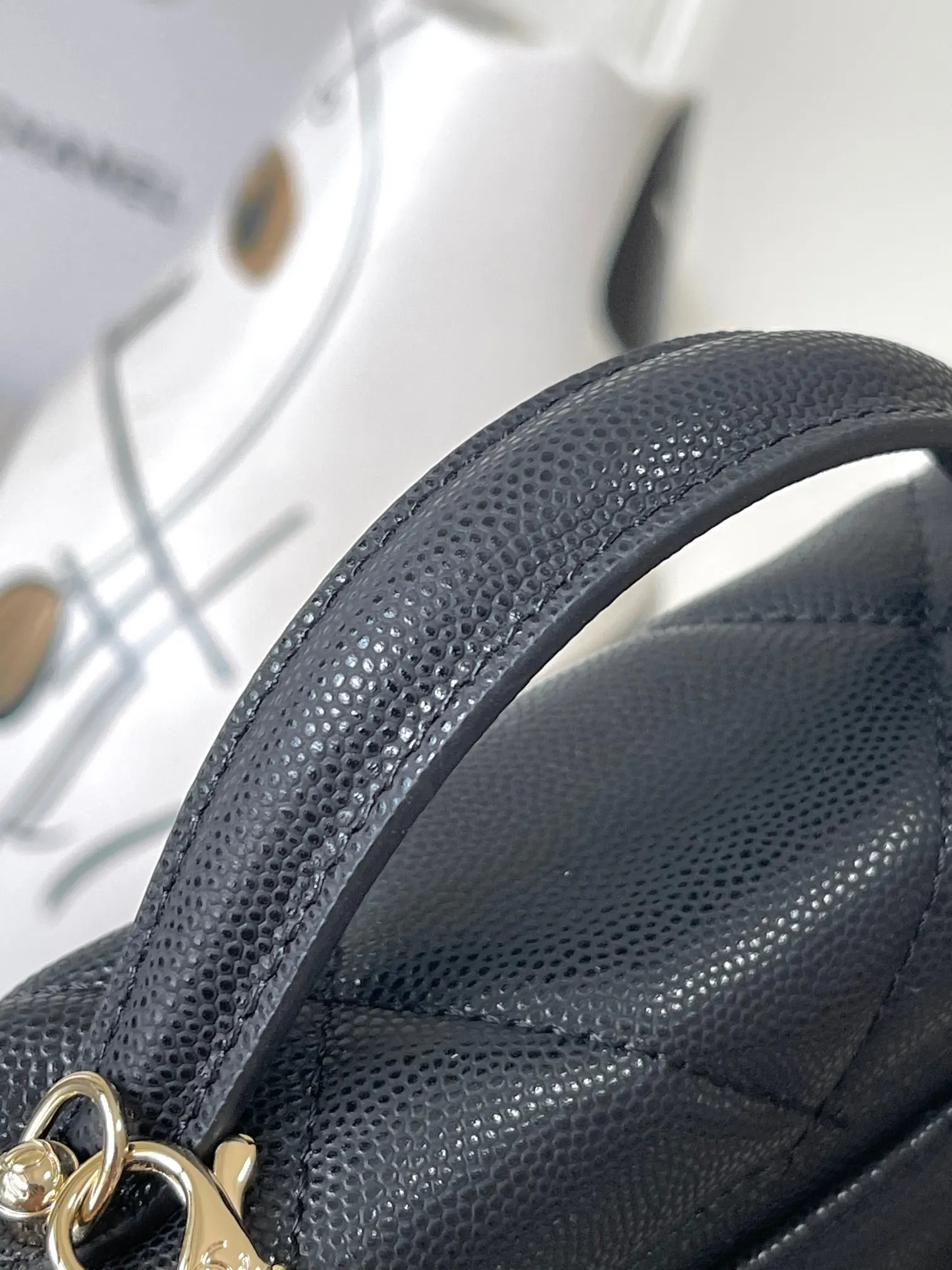 Chanel Caviar Leather Bag Chain Shoulder and Crossbody Wear Image 7 Chanel Caviar Leather Bag Chain Shoulder and Crossbody Wear Image 7