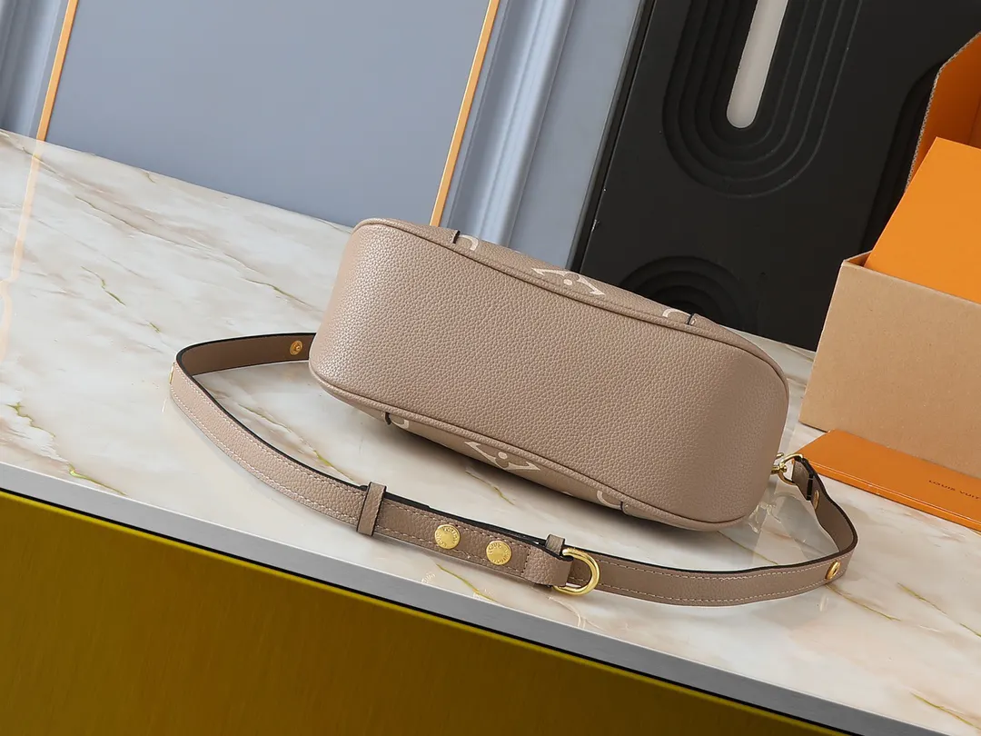 Gold Chain Bag Canvas
