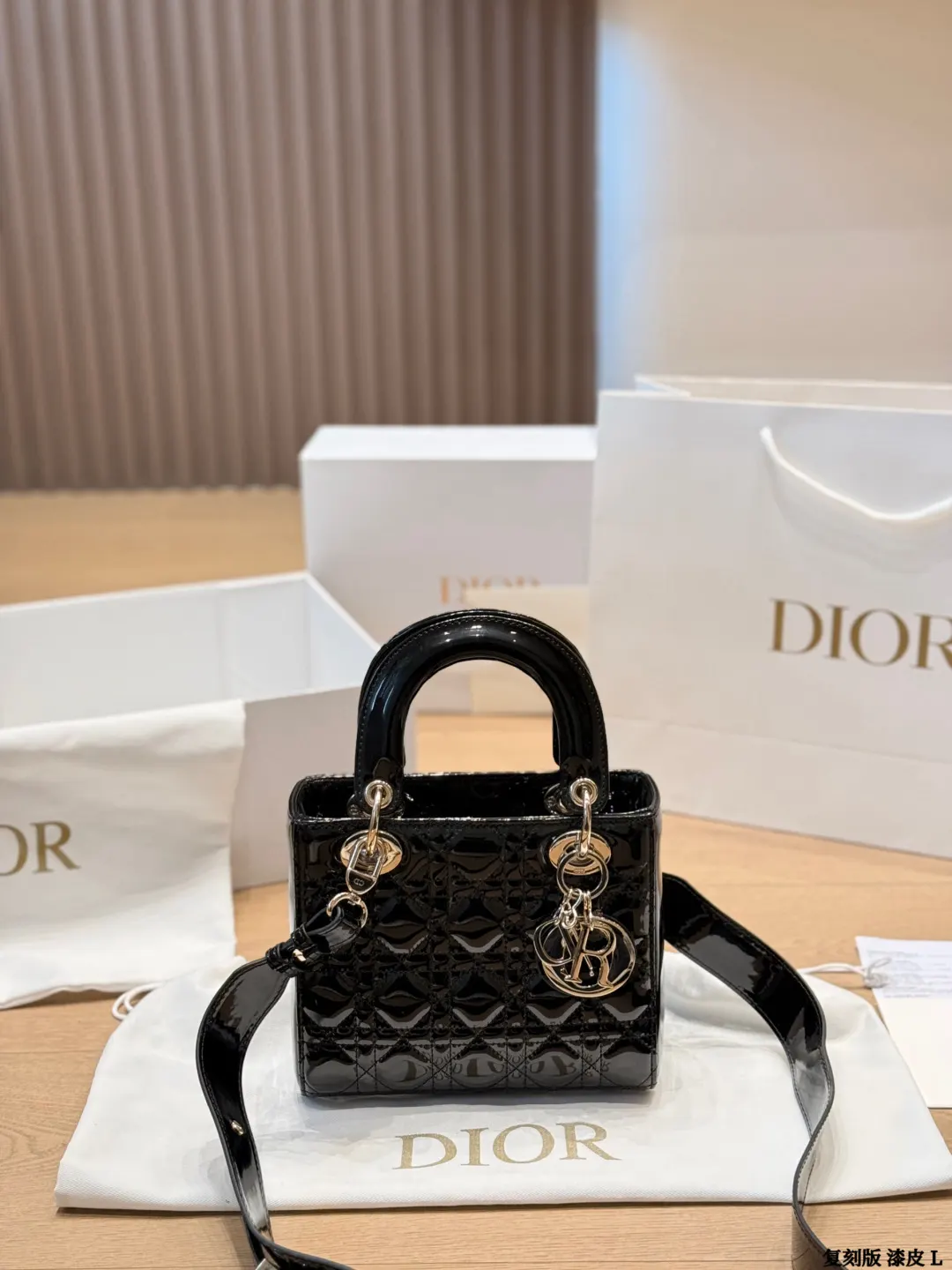 Dior 羊皮手提包
