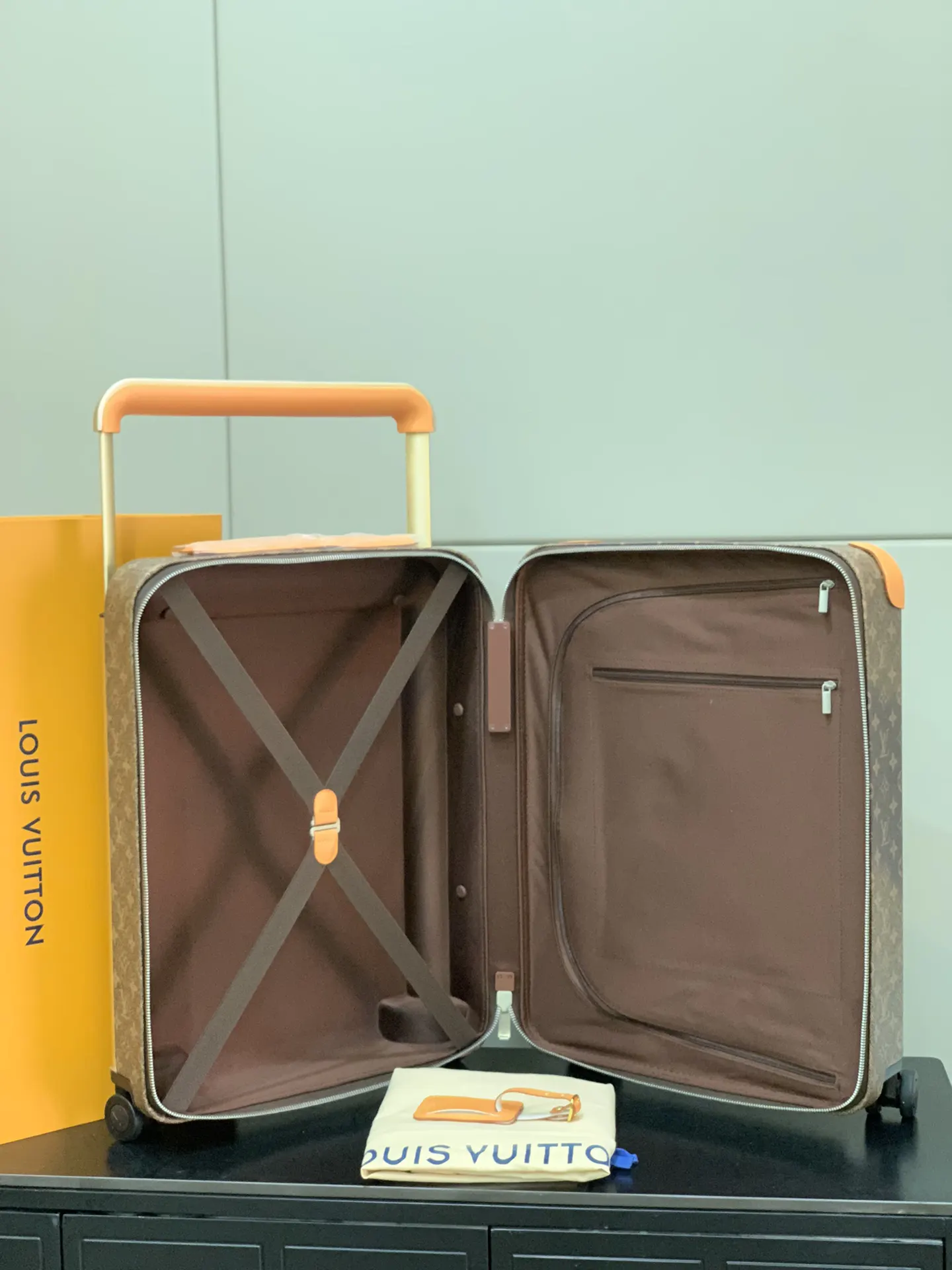 灰色 銀色 拉杆真皮包裹 行李箱 旅行拉杆款 輕便出行款