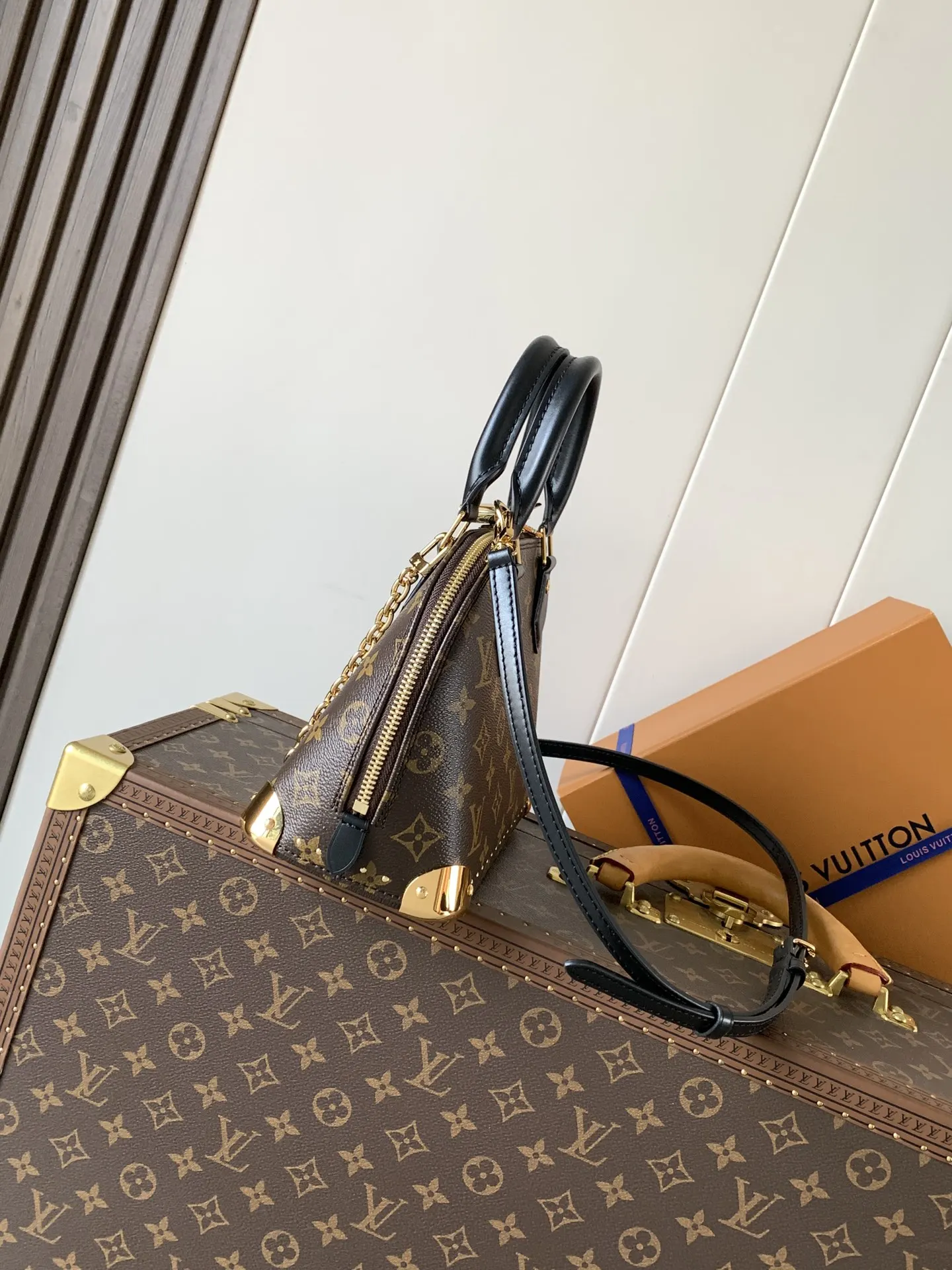 Chain Bag Leather