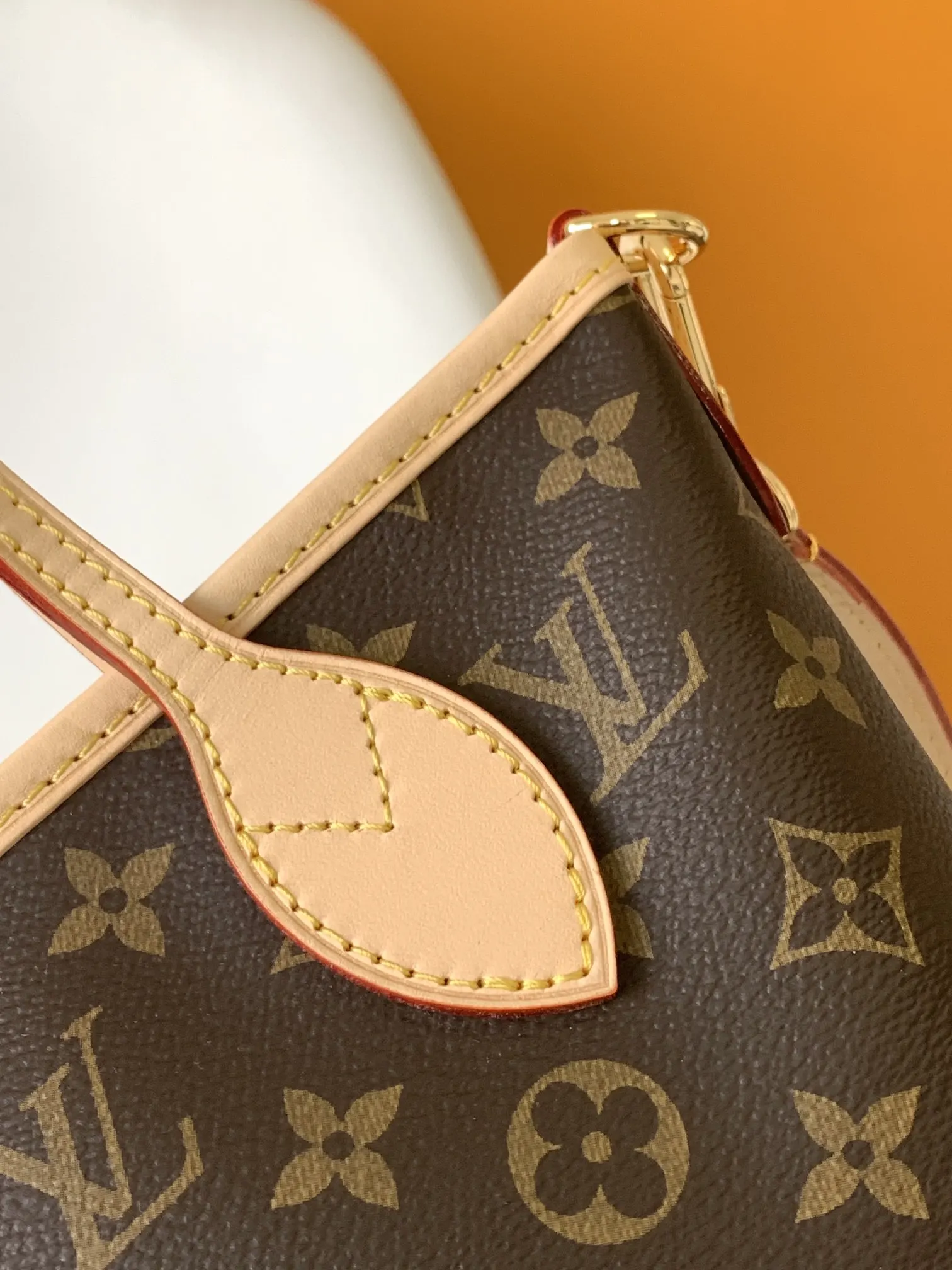 Neverfull 牛皮 手拿包 精致手拿款