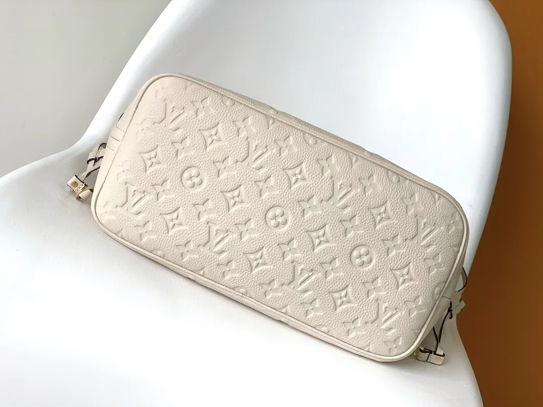 Neverfull 黑色 白色 手拿包 精致手拿款