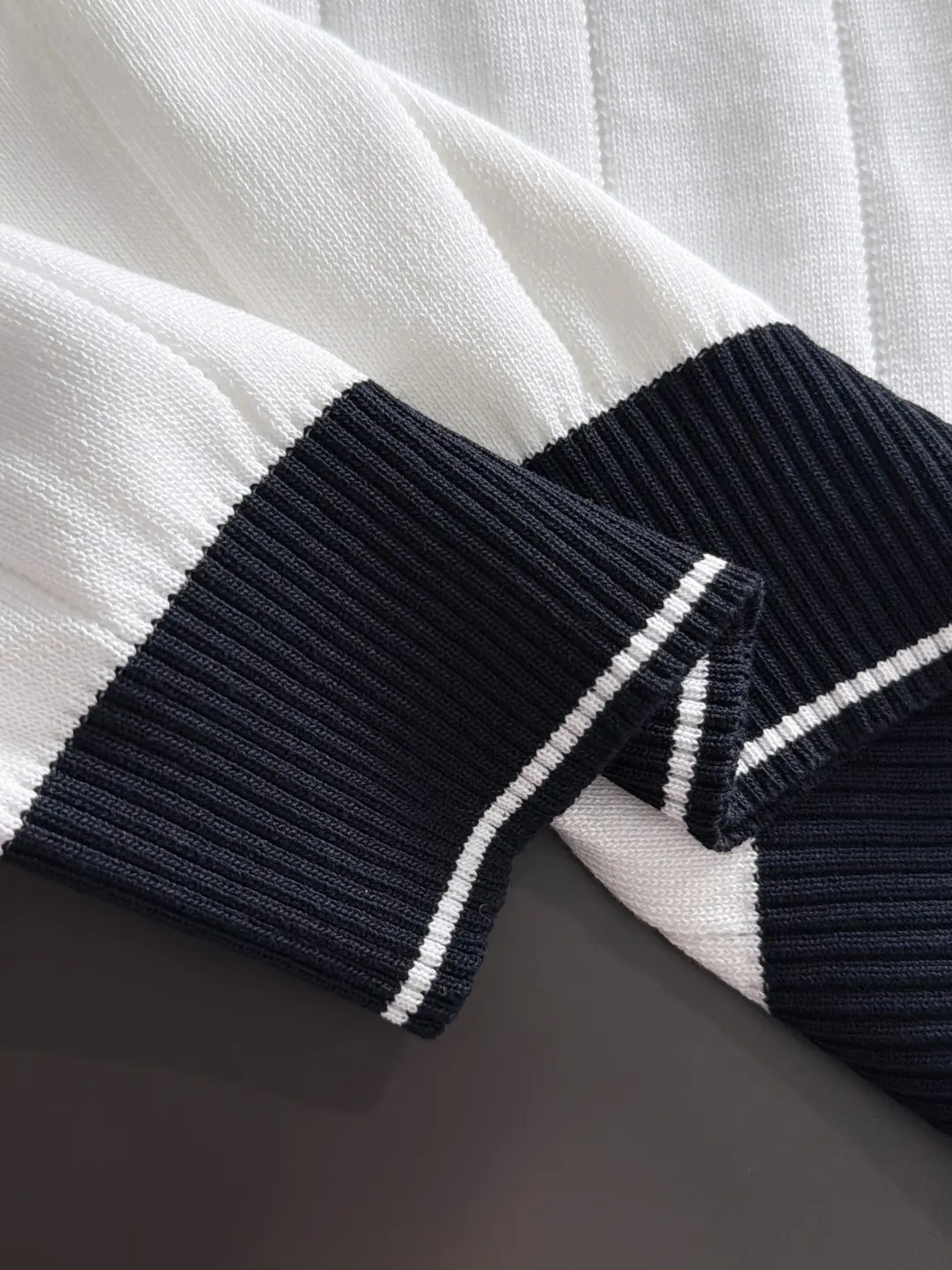 Burberry Embroidery Cotton Knitwear Textured Knit Image 4 Burberry Embroidery Cotton Knitwear Textured Knit Image 4
