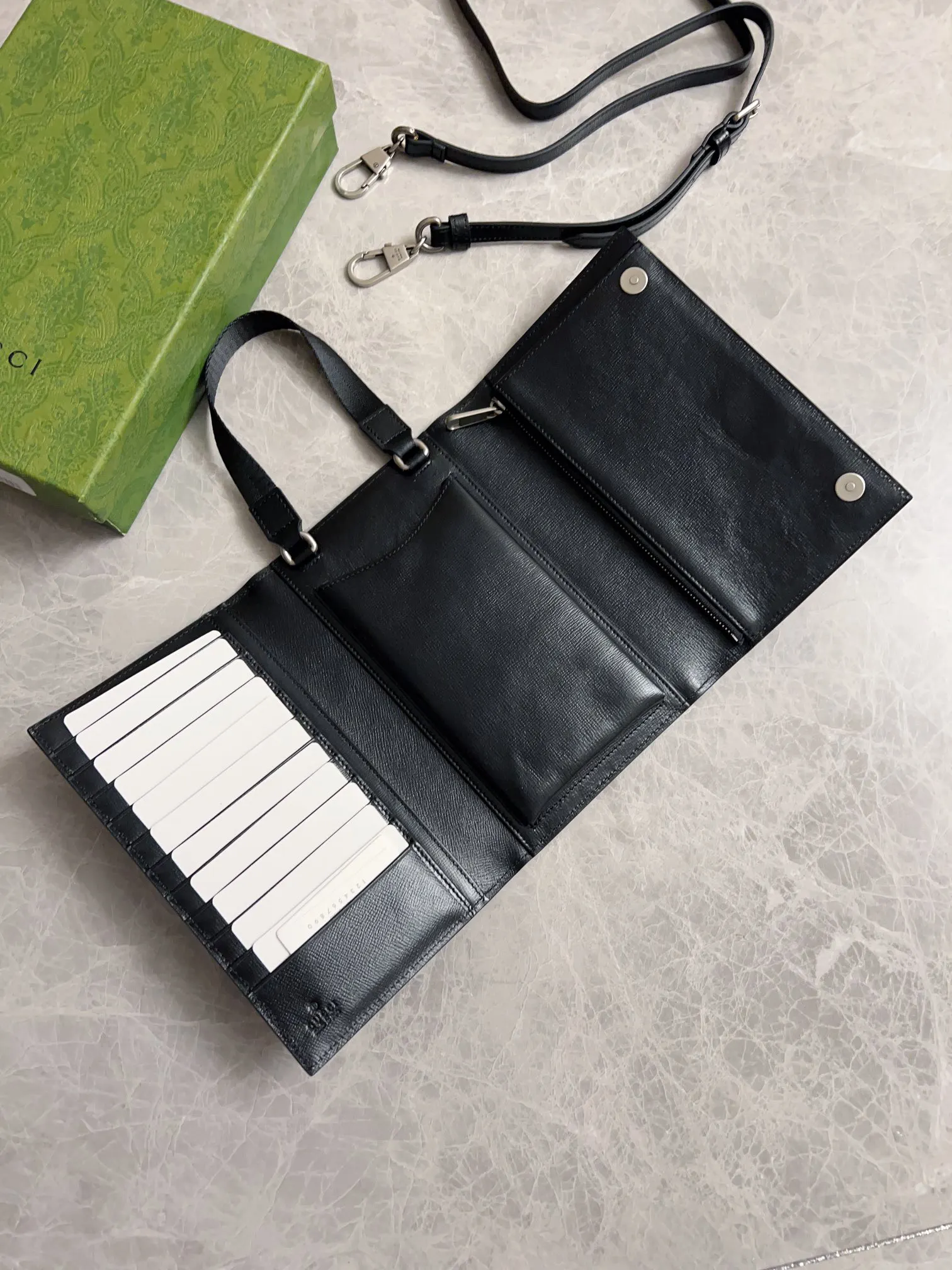 Gucci 牛皮 时尚单品 手拿包 精致手拿款