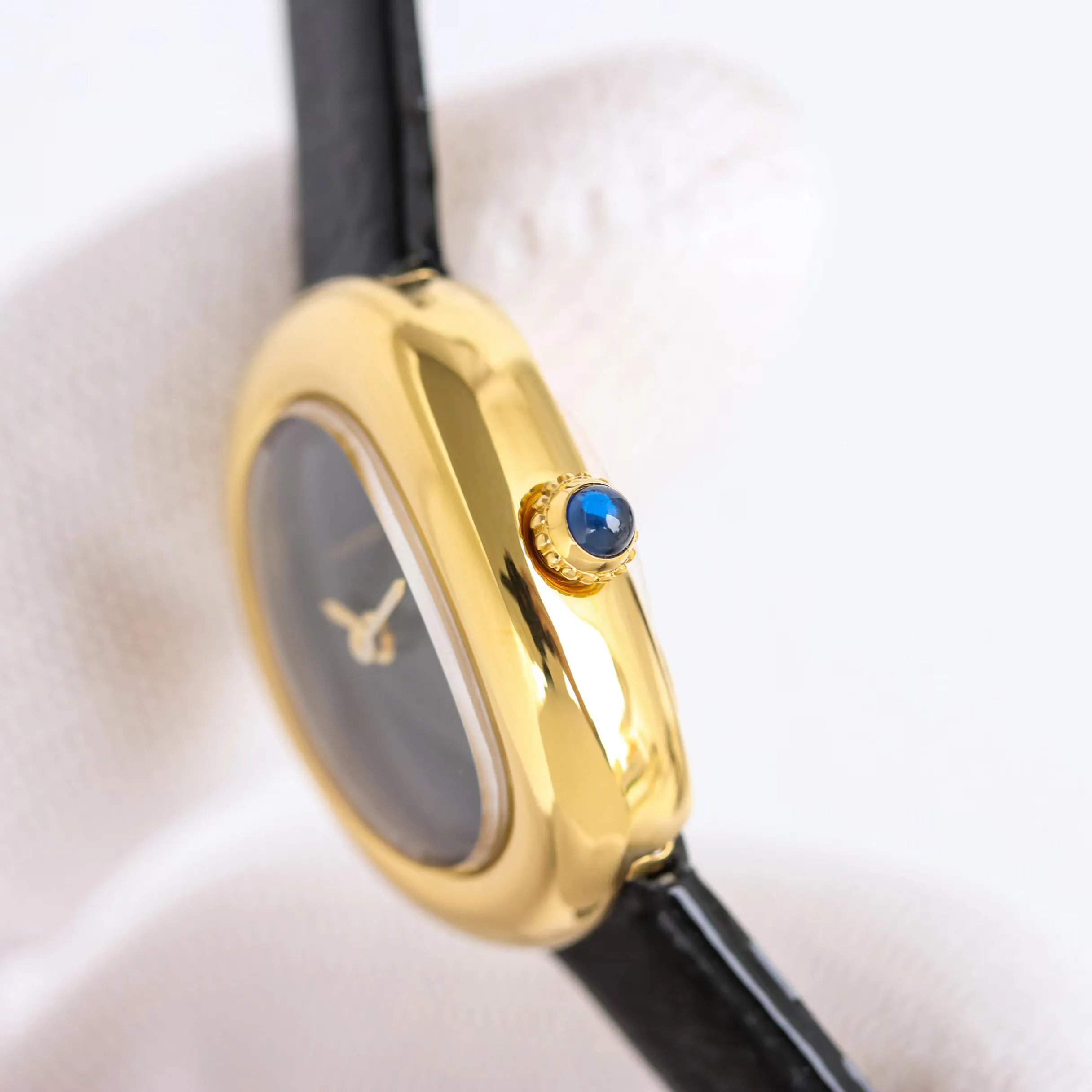 Watch Classic Leather Image 6 Watch Classic Leather Image 6
