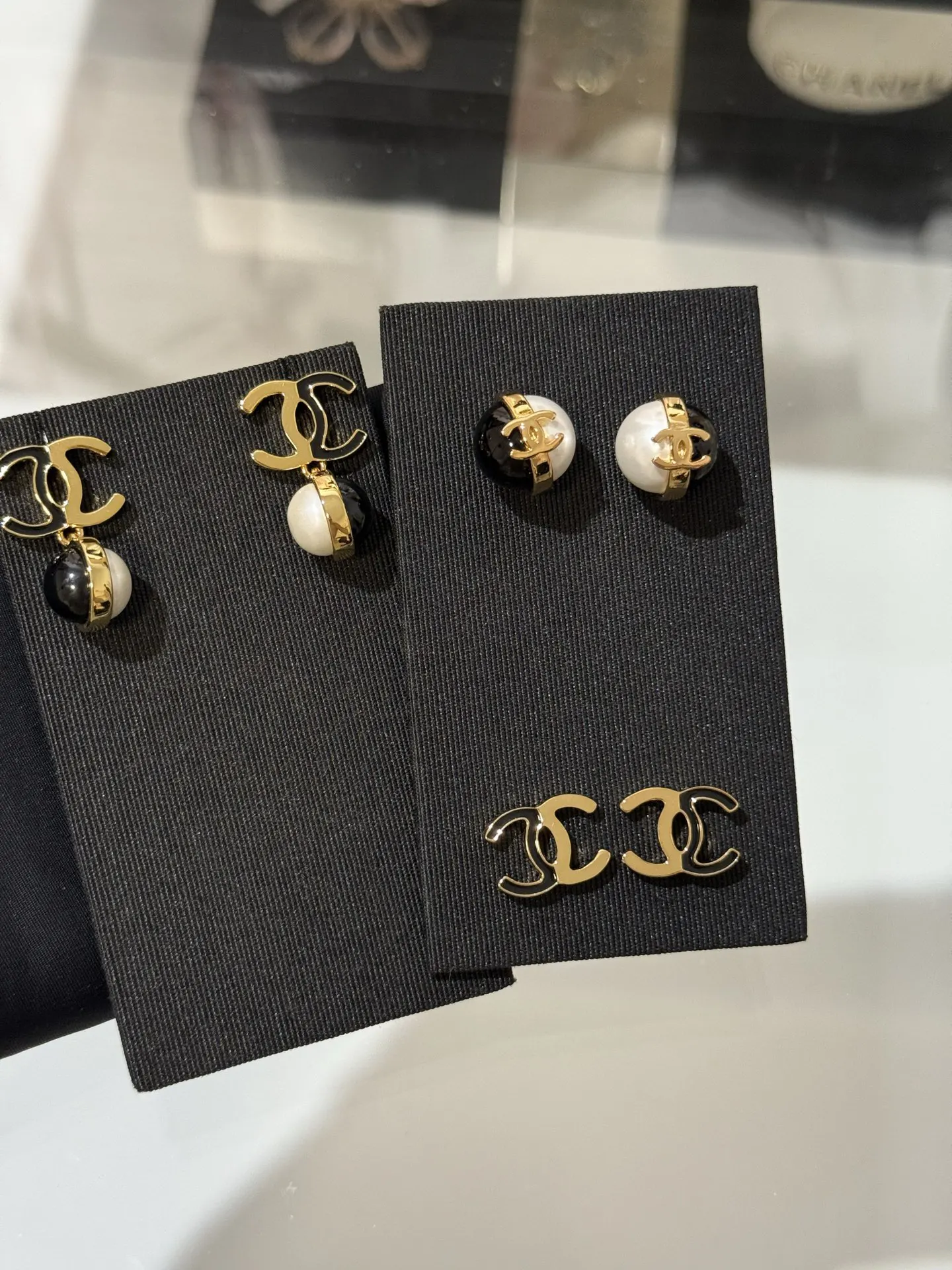 Chanel 黑金 拼色 珍珠 珐琅 耳环 优雅耳饰