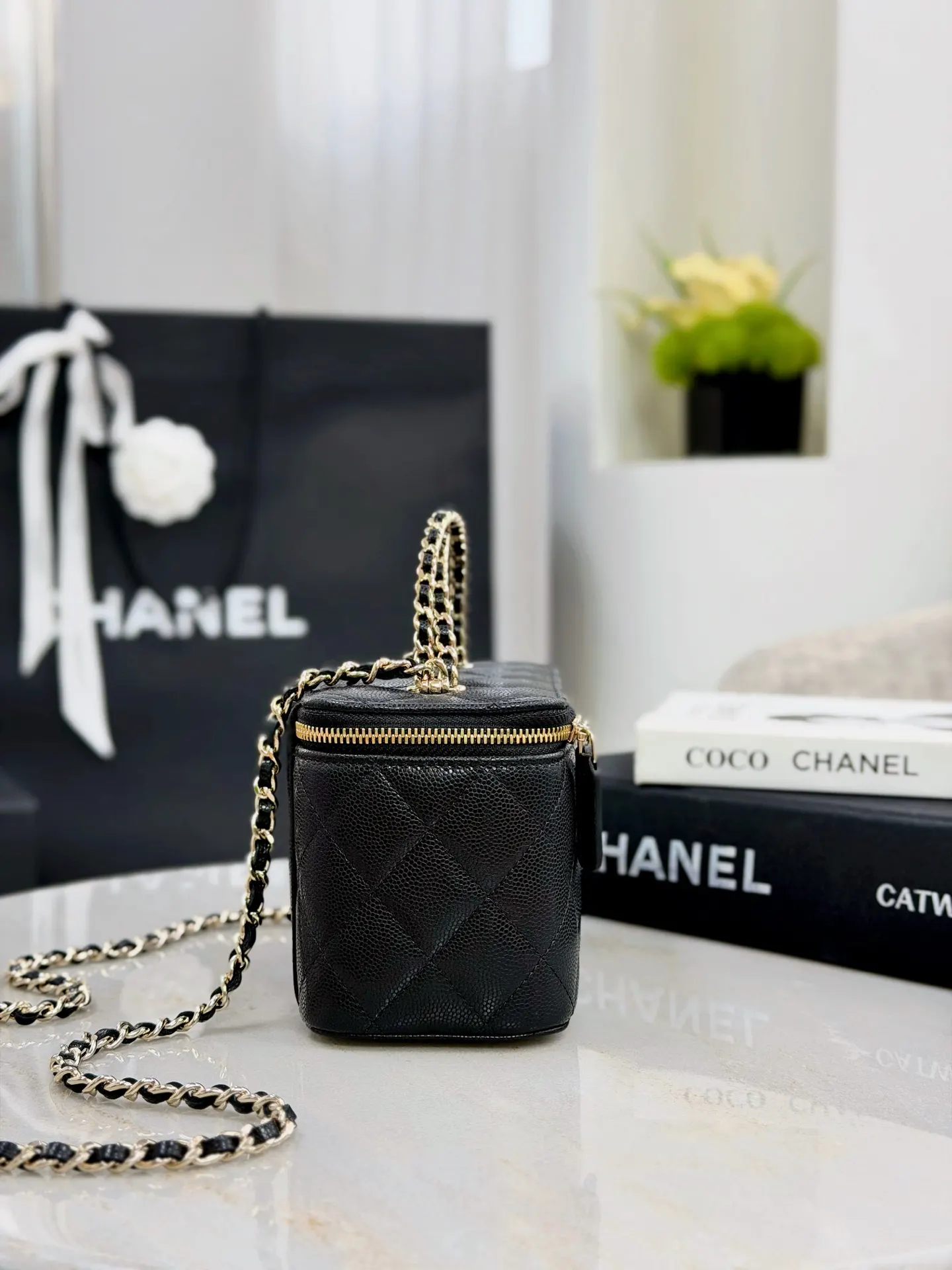 Chanel Lychee Pattern Cowhide Flap Chain Bag Shoulder and Crossbody Wear