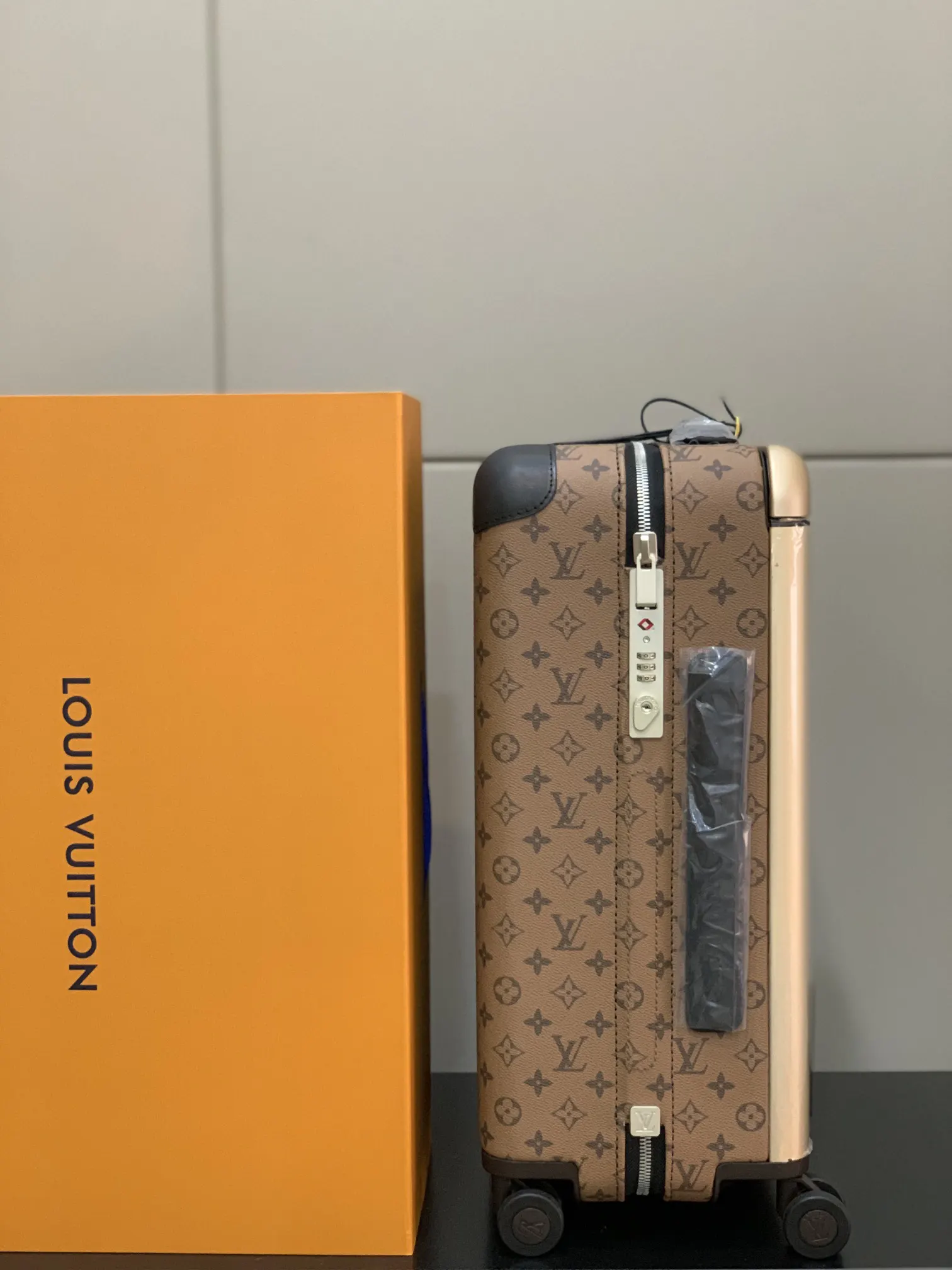 灰色 銀色 拉杆真皮包裹 行李箱 旅行拉杆款 輕便出行款