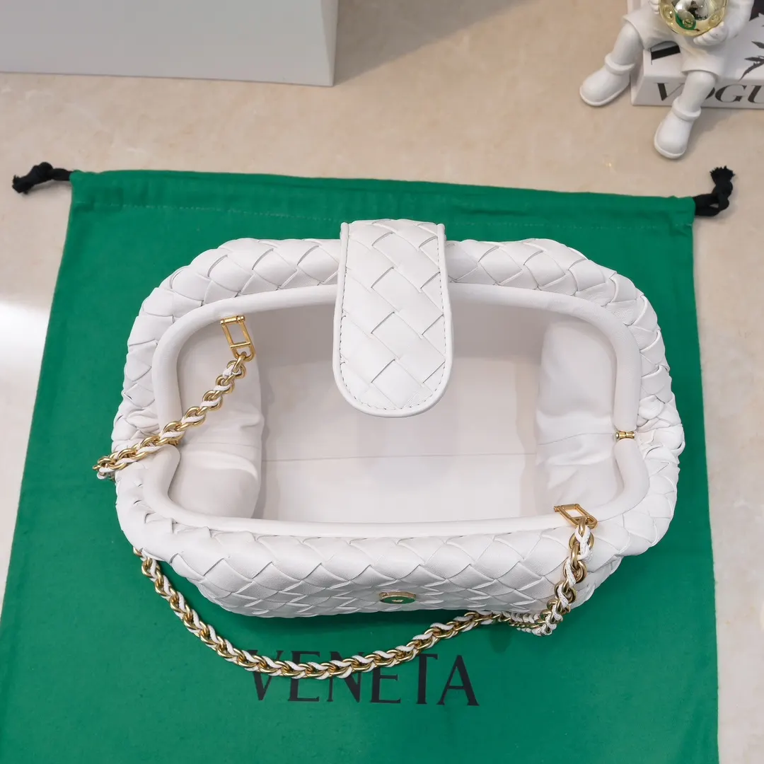 Bottega Veneta 羊皮 鏈條包 精致鏈條款