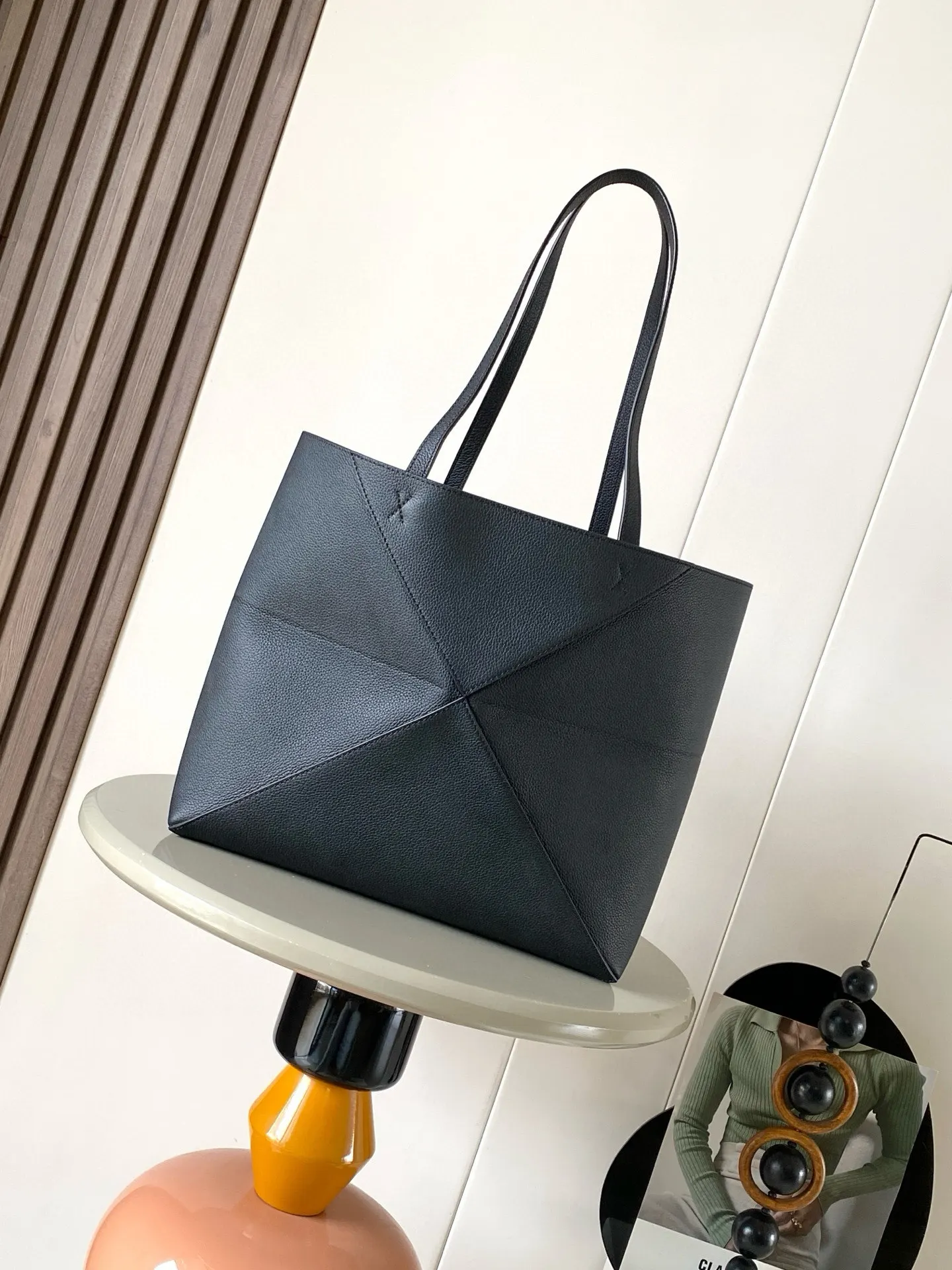 黑色 牛皮 中号柔软粒面牛皮革横版 zzle Fold 手 单肩包 日常单肩背款