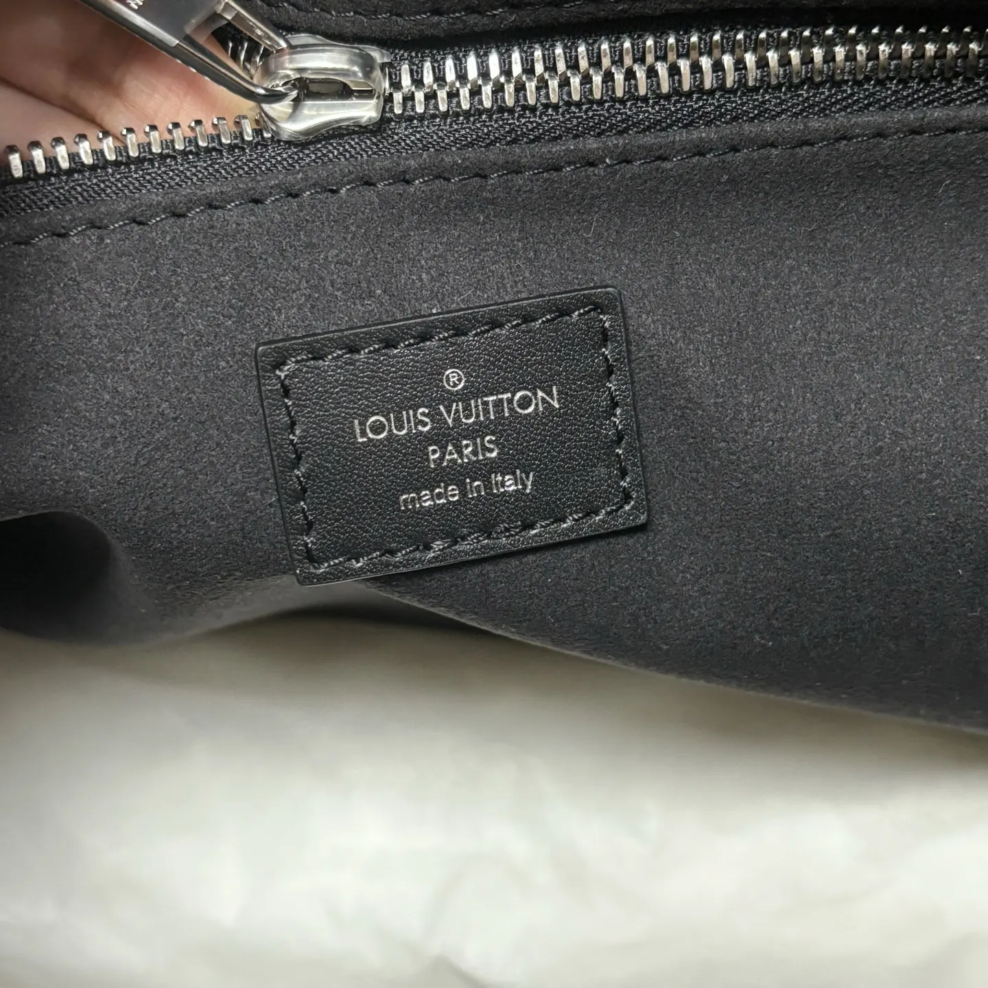 CarryAll 羊皮 自然光拍摄真正的渠道 我们确保所有材料 水桶包 休闲水桶款