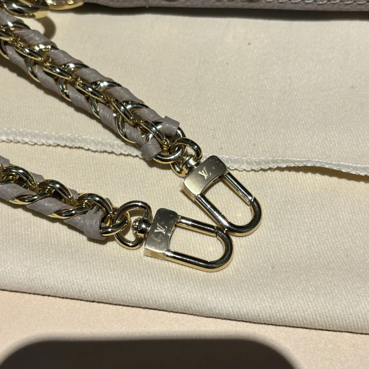 Chain Bag Image 9 Chain Bag Image 9