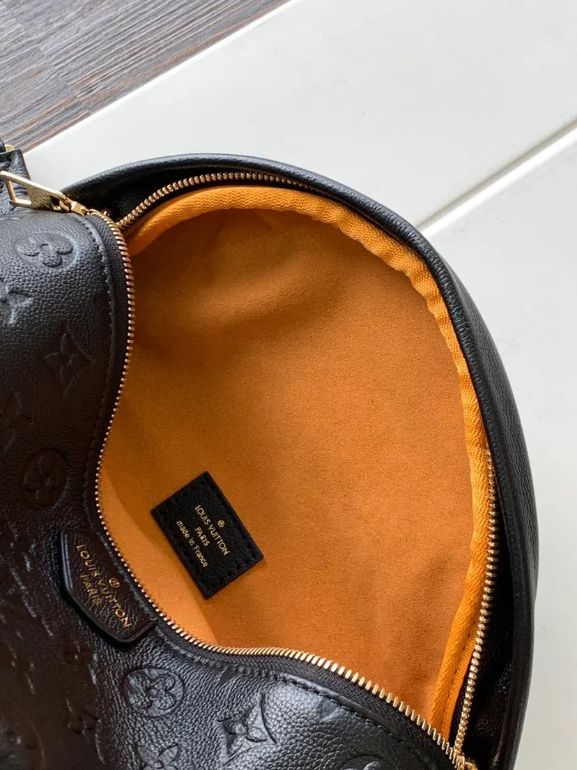 Louis Vuitton Black White Belt Bag Casual Leather Image 9 Louis Vuitton Black White Belt Bag Casual Leather Image 9