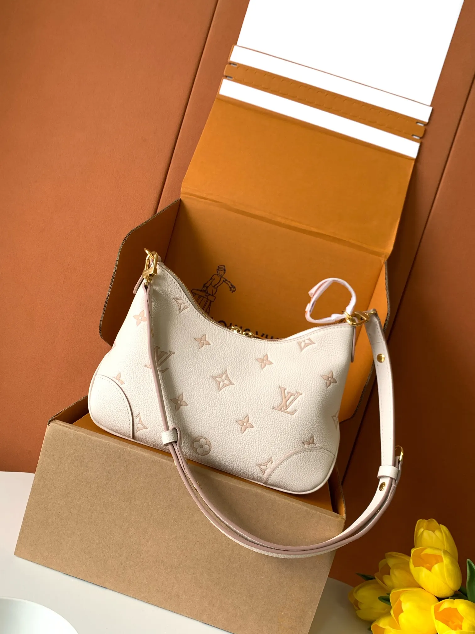 Louis Vuitton White Fashion Item | ORBUYBAG