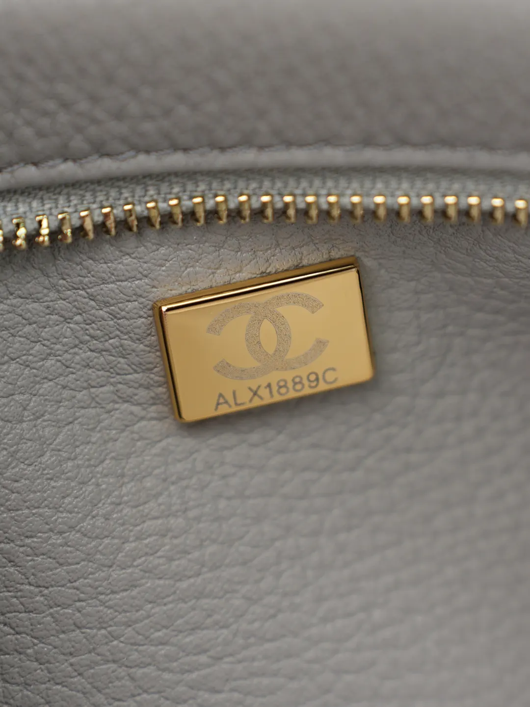 Chanel White Blue Hobo Shoulder Bag Vintage Leather
