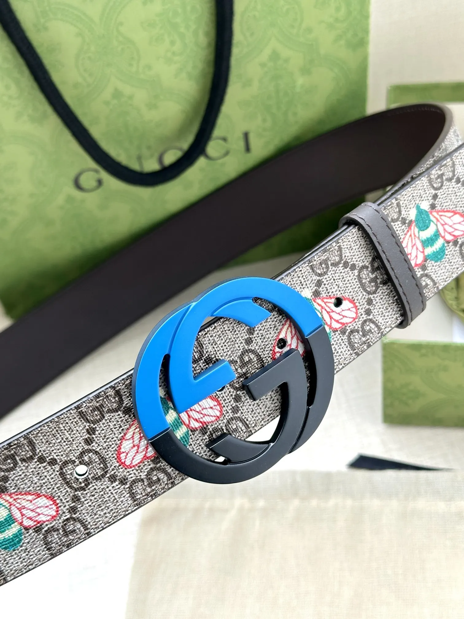 Gucci 双G扣牛皮腰带