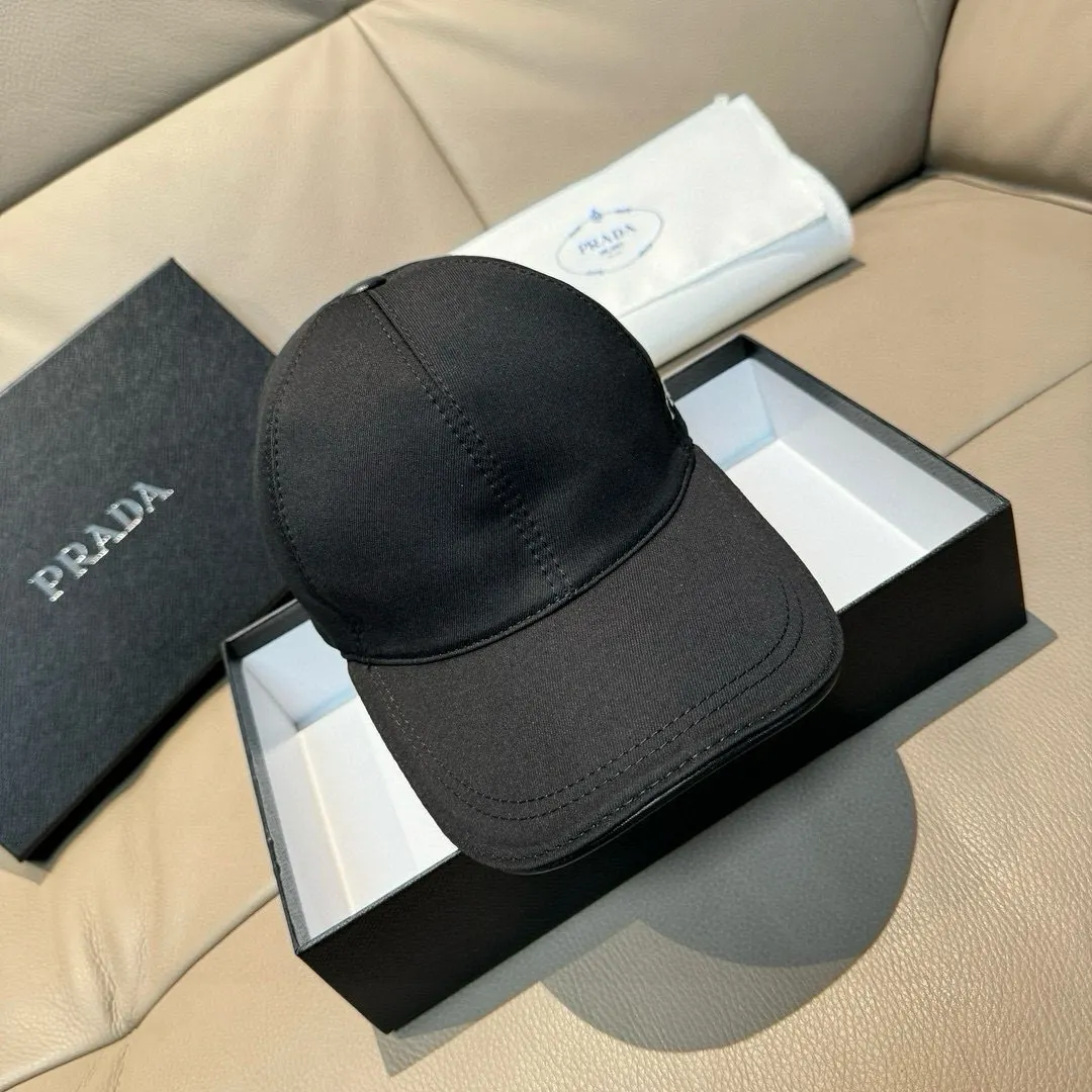 PRADA 牛皮 棉质 刺绣 帽子 精致搭配款