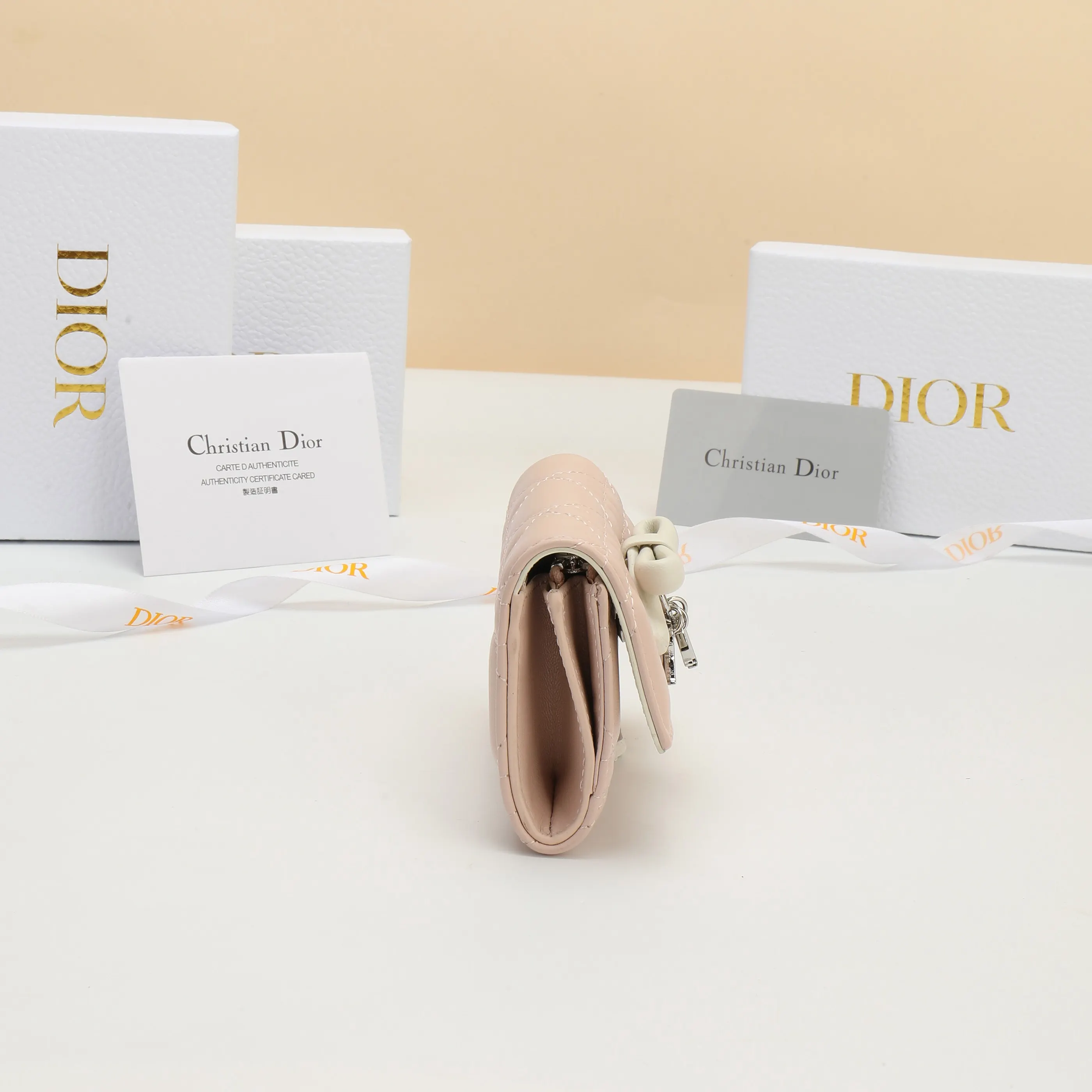 Dior Lady Dior 白色 皮革 钱包