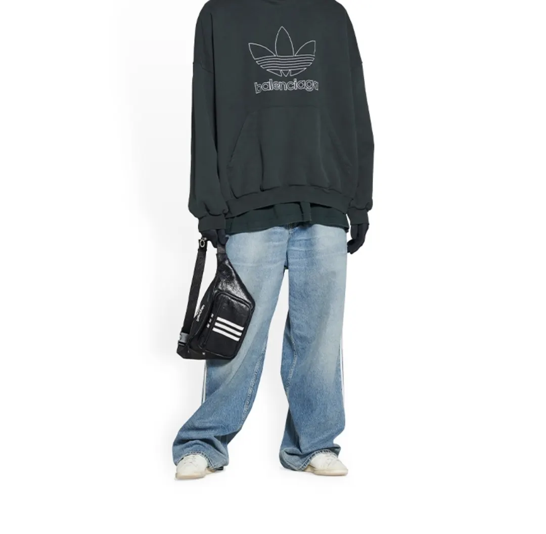 羊皮 聯名款 徽标印花拉链开合 羊皮革 單肩 單肩包 日常單肩背款