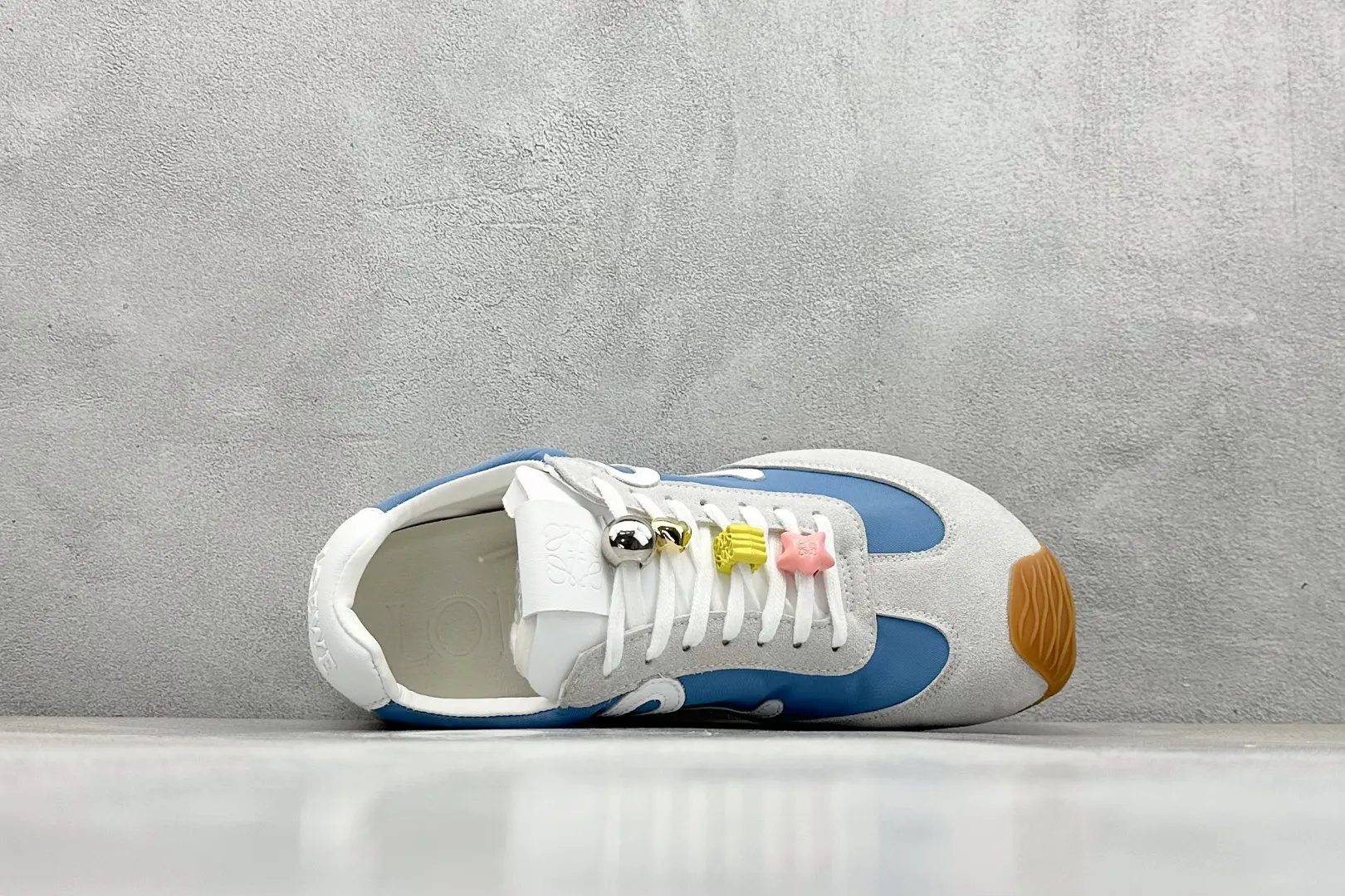 Loewe RUNNER SNEAKERS 平底鞋 通勤约会款