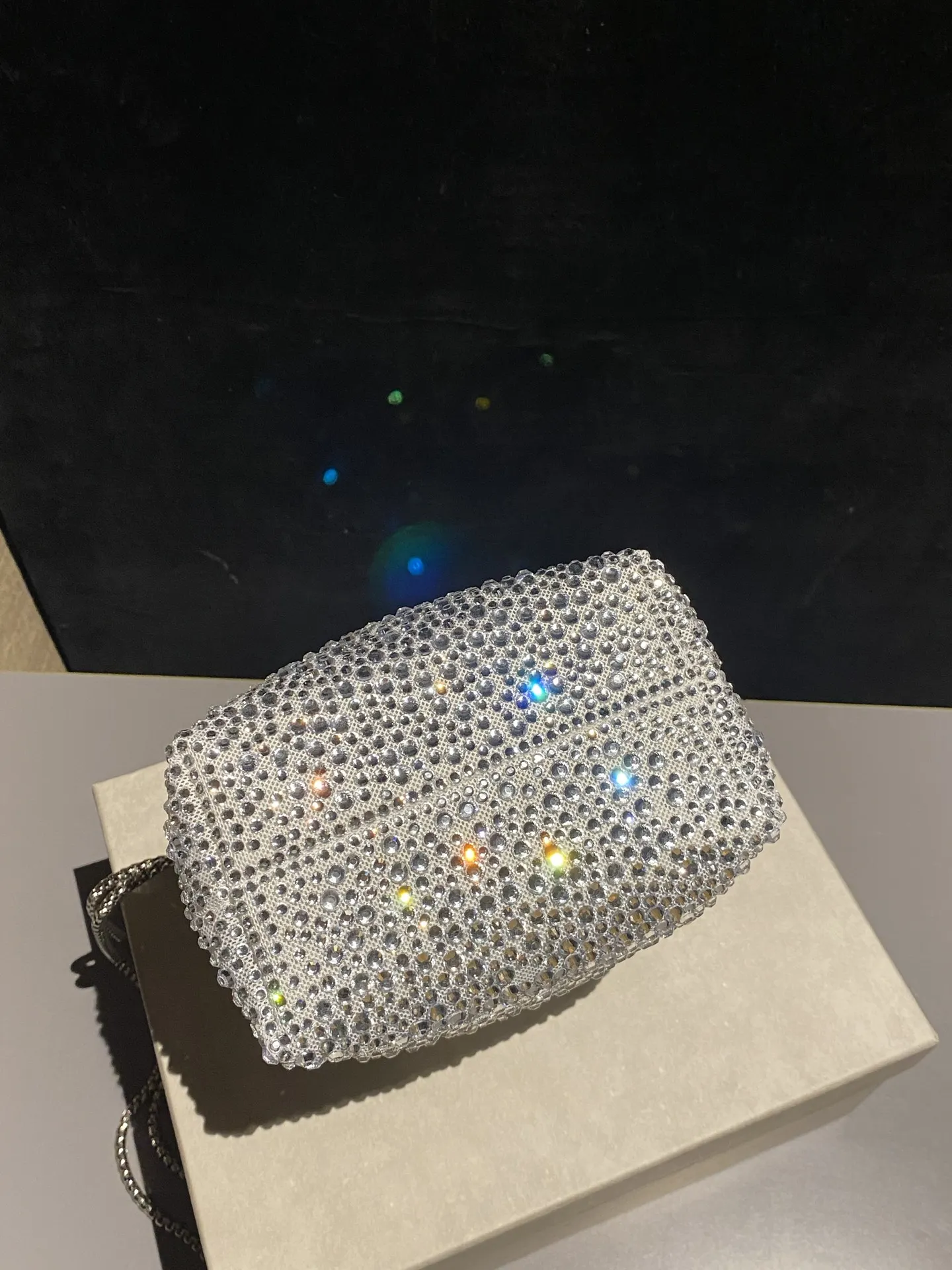 白色 Jimmy Choo 水桶包 休闲水桶款
