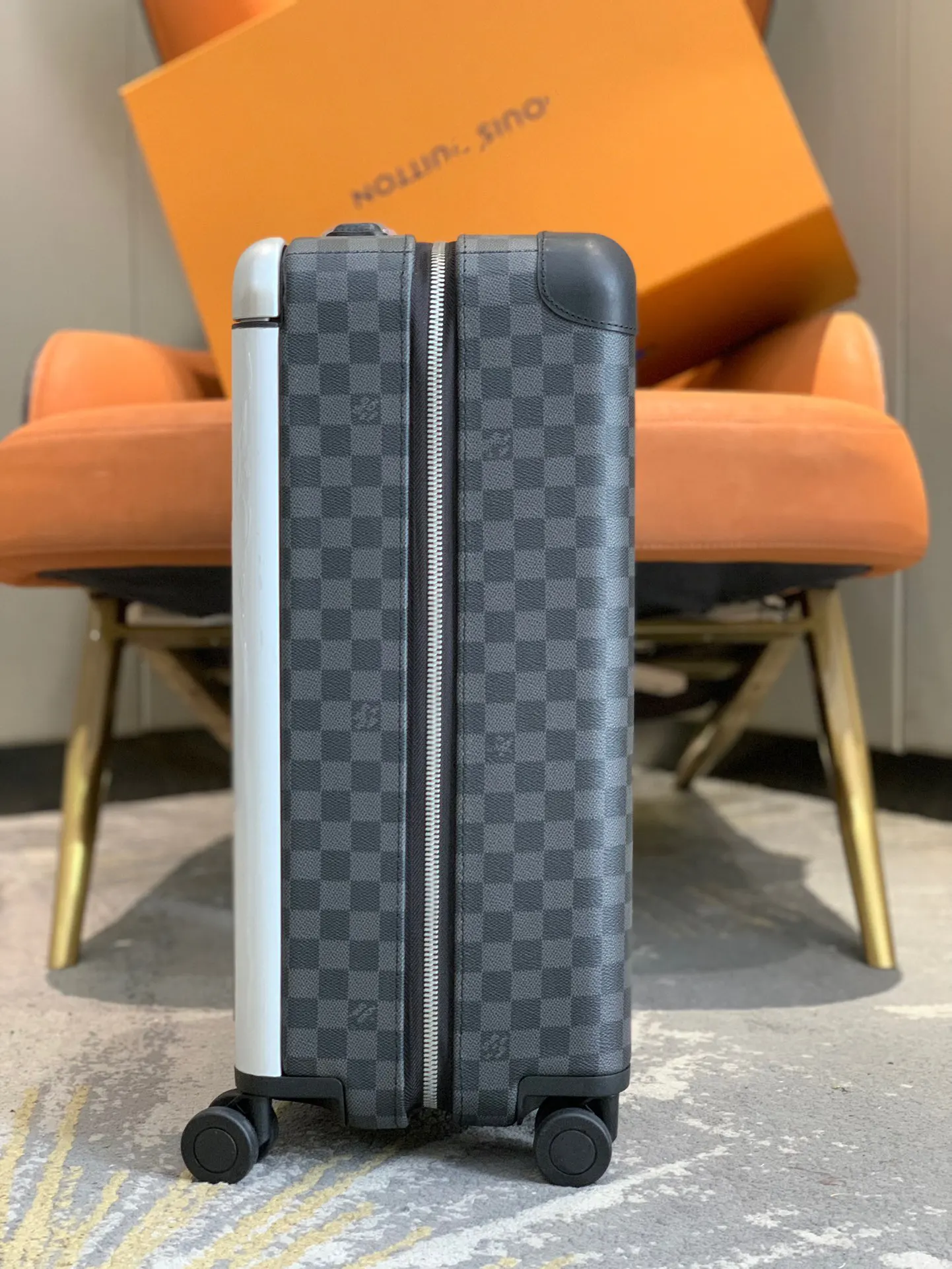 灰色 銀色 ￼ 箱 HORIZON 四轮拉杆箱 细 行李箱 旅行拉杆款 輕便出行款