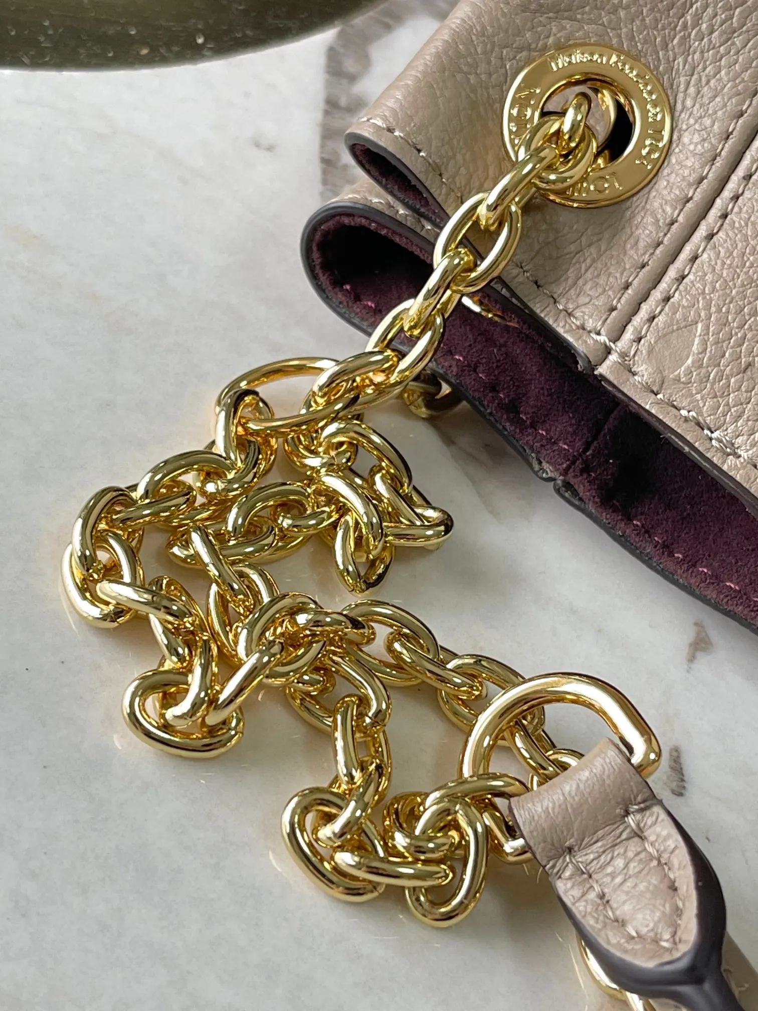 LV 牛皮 Anytime 中号手袋回溯诞生于 鏈條包 精致鏈條款