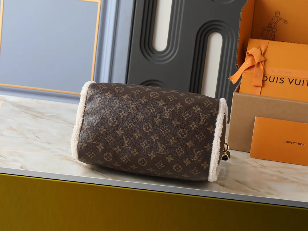 Fashion Item Travel Canvas