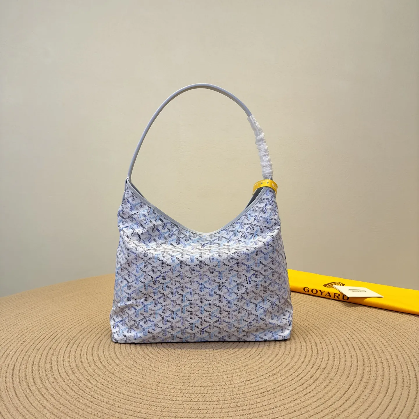 Goyard 粉色 腋下包 实拍款02 精選款(數字4) Goyard 粉色 腋下包 实拍款02 精選款(數字4)