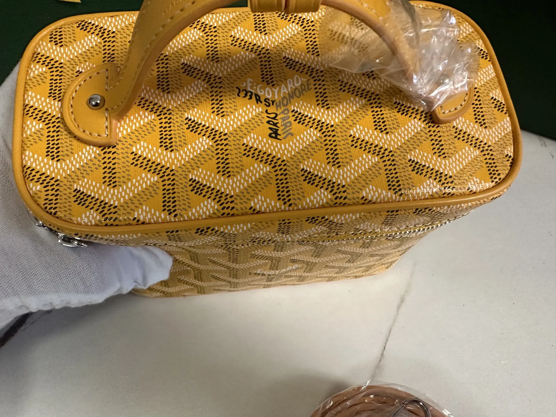 Goyard 黄色 小牛皮 化妆包 便携收纳款
