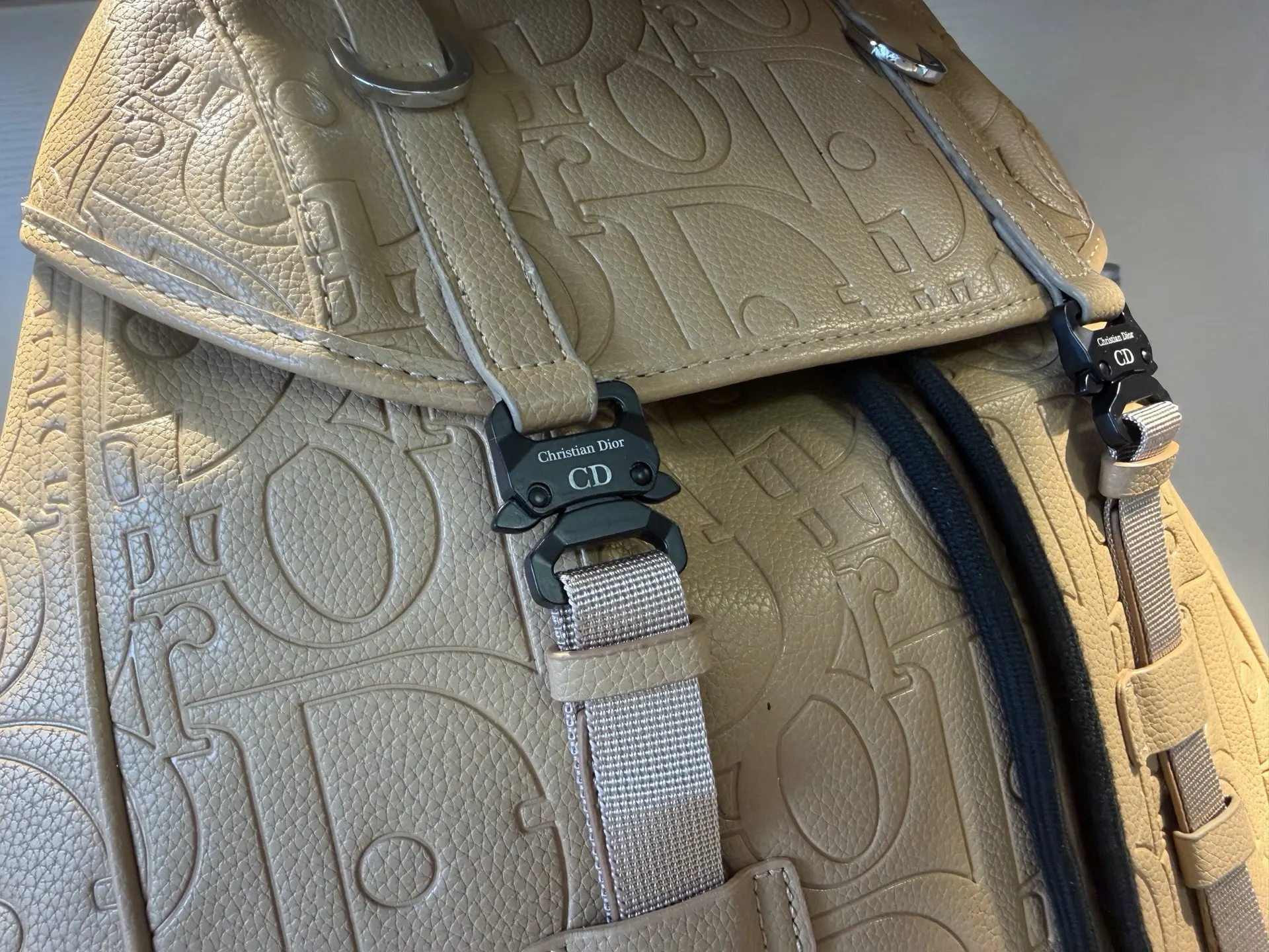 Dior 潮男必备单品 潮牌雙肩背包 定制五金 设 雙肩包 实用雙肩款